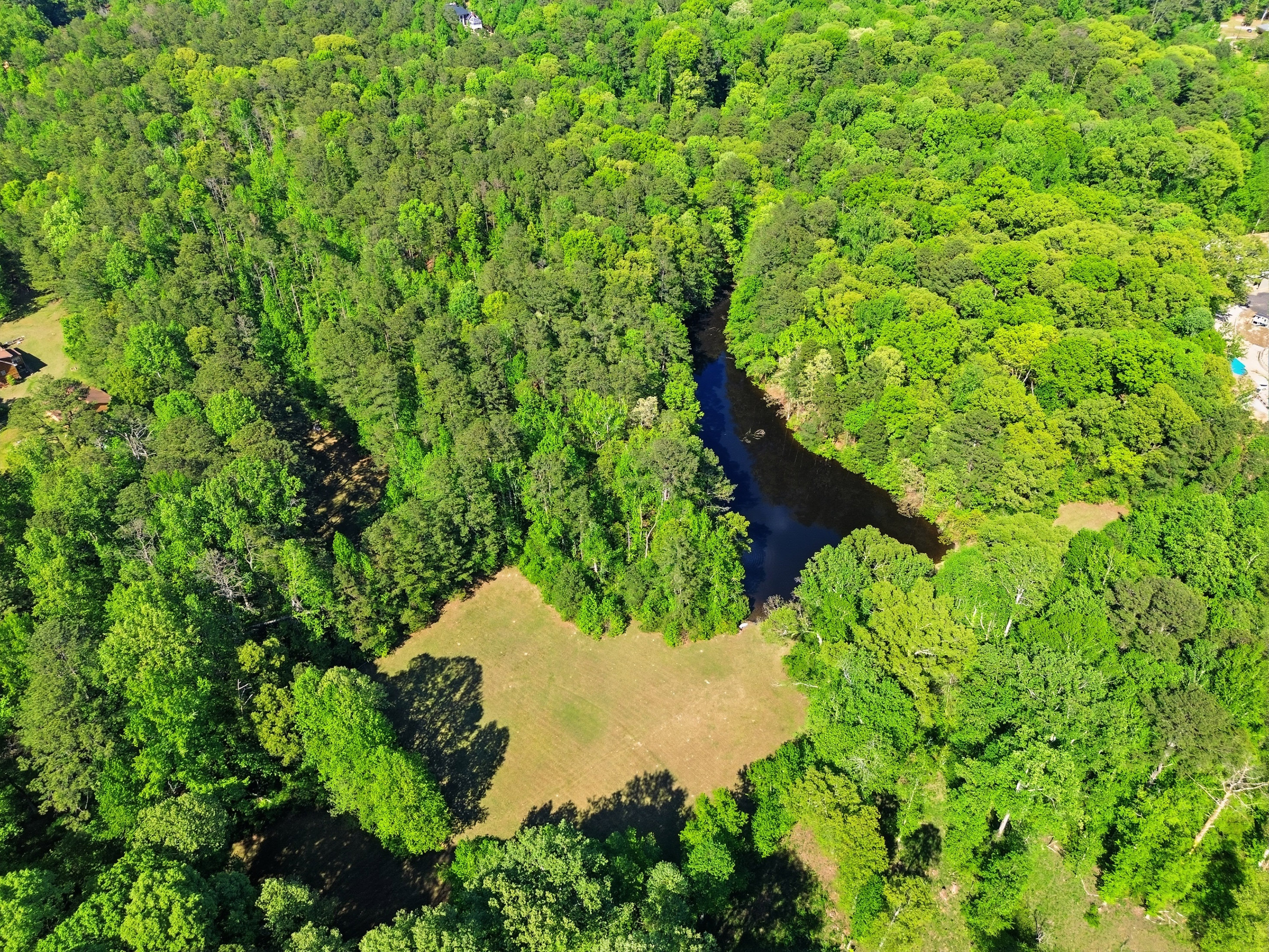  Brick Ranch Perfectly Positioned on 27 Acres with Pond - 物件實景