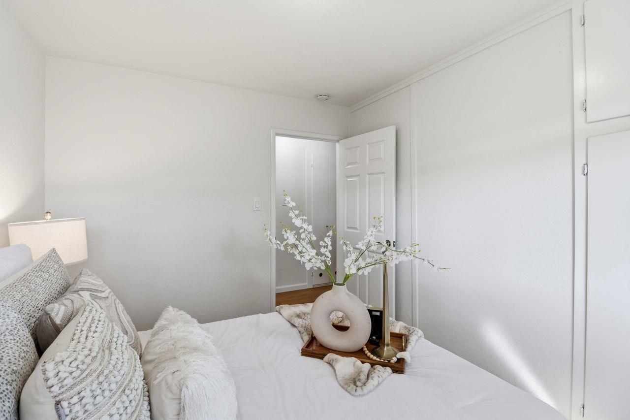 Belmont, California, 94002, United States, 3 Bedrooms Bedrooms, ,1 BathroomBathrooms,Residential,For Sale,1989201