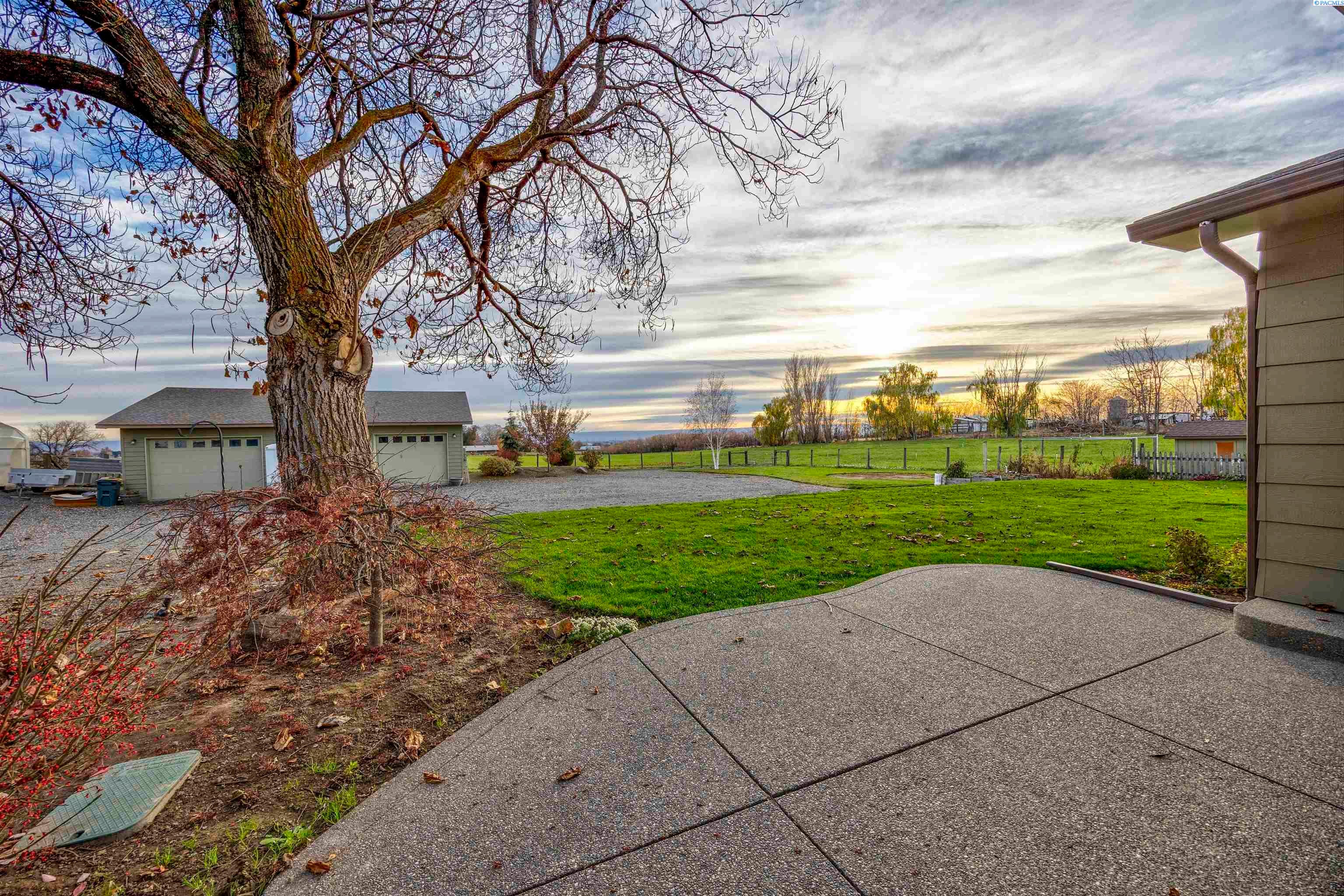 Sunnyside, Washington, 98944, United States, 3 Bedrooms Bedrooms, ,2 BathroomsBathrooms,Residential,For Sale,1998016