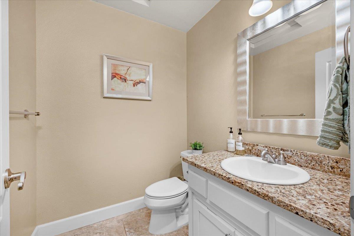 Fresno, California, 93720, United States, 5 Bedrooms Bedrooms, ,3 BathroomsBathrooms,Residential,For Sale,1981916