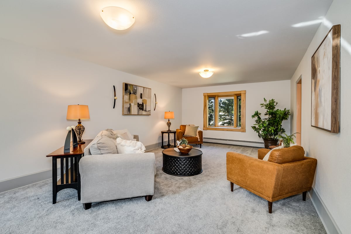 Cheyenne, Wyoming, 82009, United States, 5 Bedrooms Bedrooms, ,3 BathroomsBathrooms,Residential,For Sale,1981305