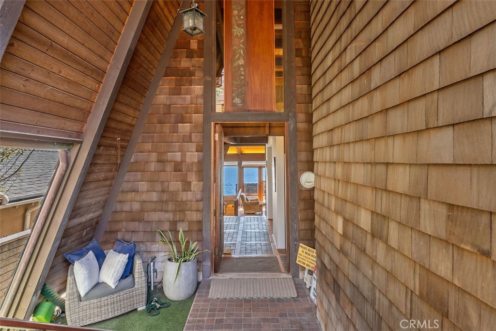 Laguna Beach, California, 92651, United States, 6 Bedrooms Bedrooms, ,7 BathroomsBathrooms,Residential,For Sale,1723948