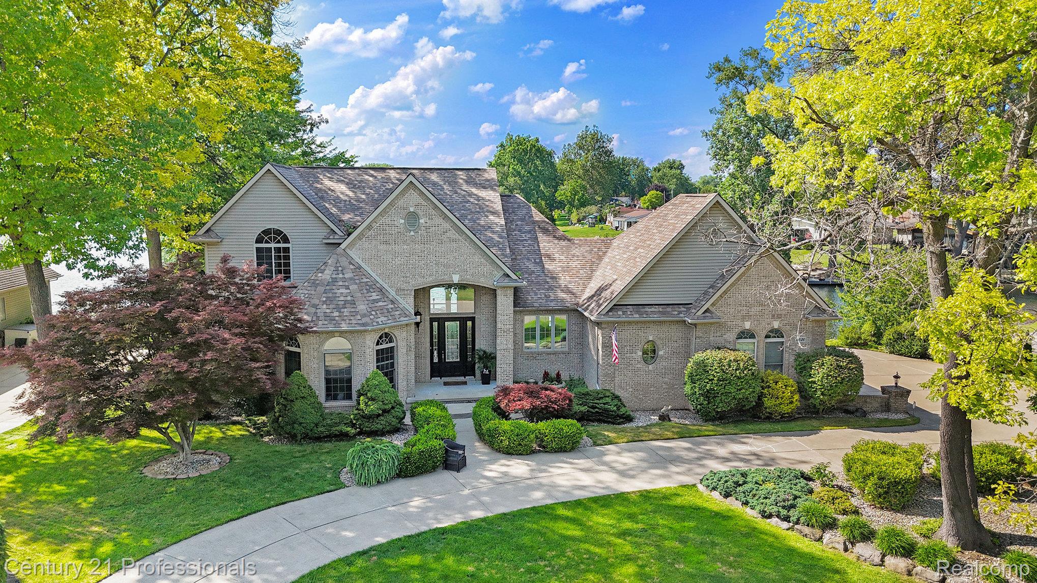 WhiteLake, Michigan, 48386, United States, 4 Bedrooms Bedrooms, ,4 BathroomsBathrooms,Residential,For Sale,1895235