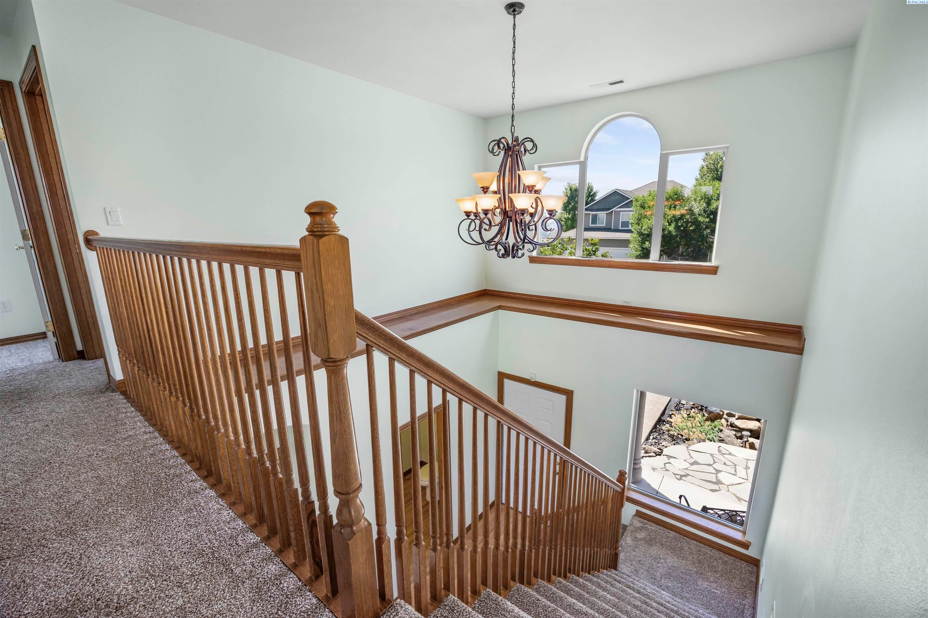 Richland, Washington, 99354, United States, 4 Bedrooms Bedrooms, ,3 BathroomsBathrooms,Residential,For Sale,1998079