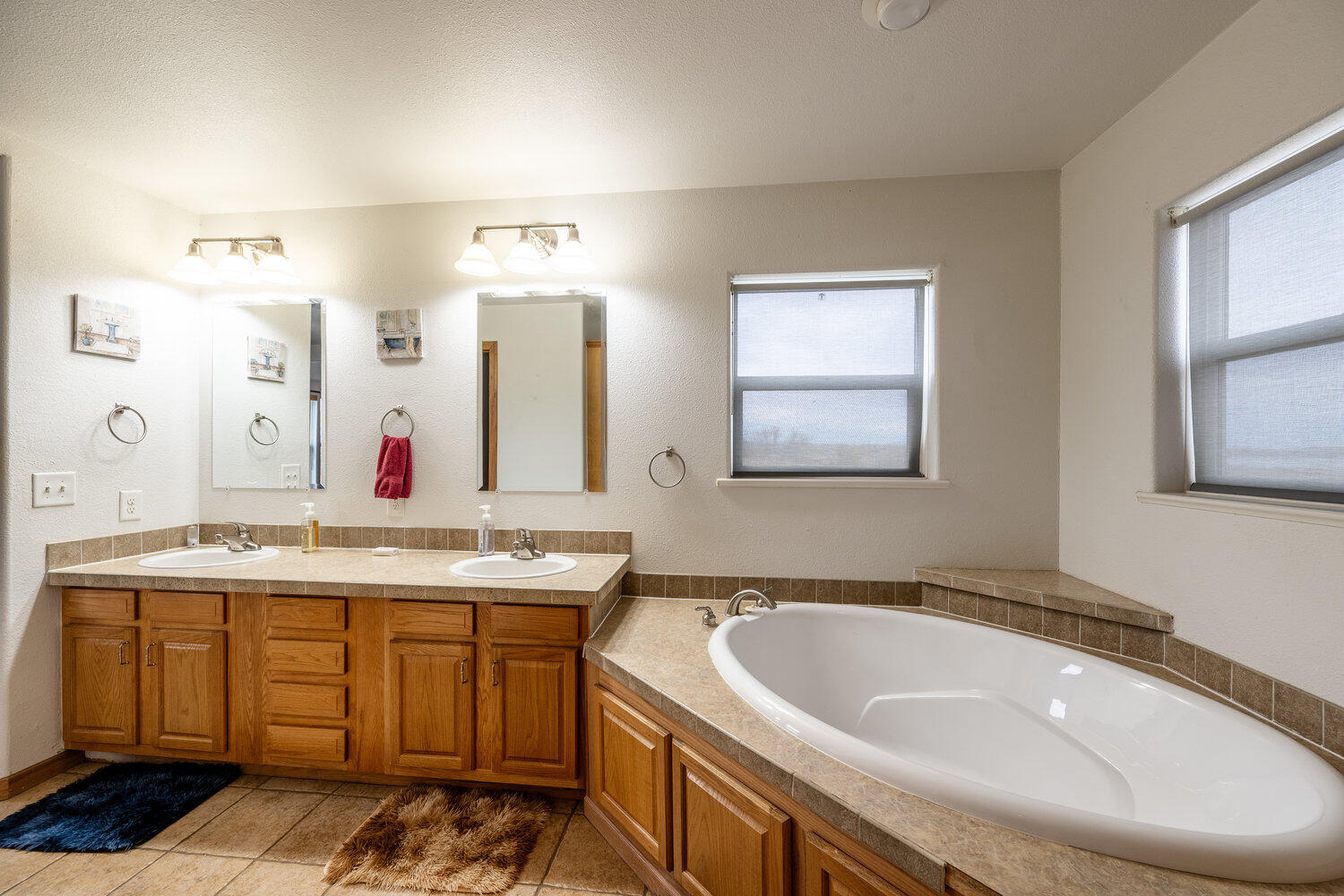 Buffalo, Wyoming, 82834, United States, 4 Bedrooms Bedrooms, ,4 BathroomsBathrooms,Residential,For Sale,1990981