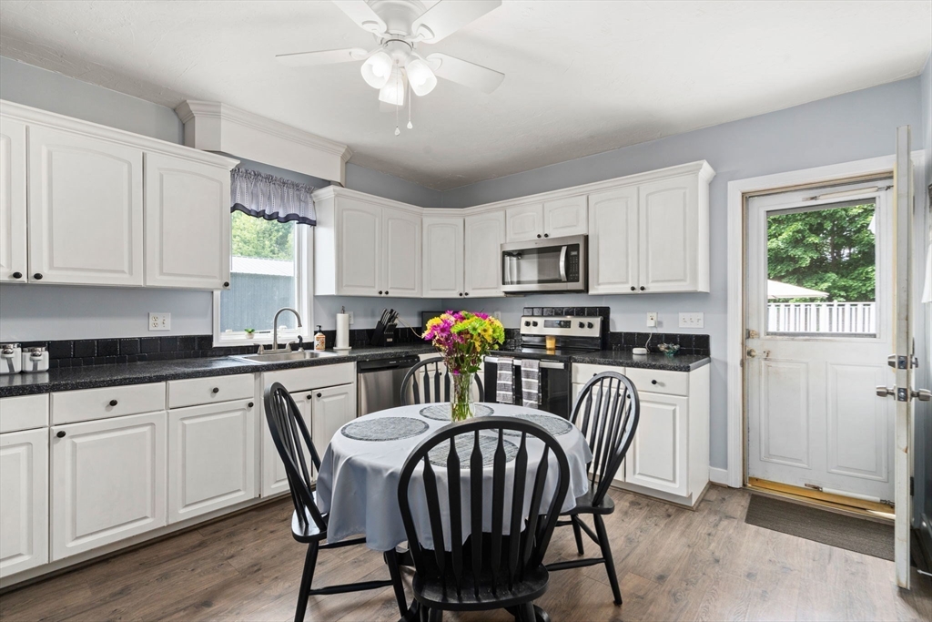 Abington, Massachusetts, 02351, United States, 3 Bedrooms Bedrooms, ,2 BathroomsBathrooms,Residential,For Sale,1907735