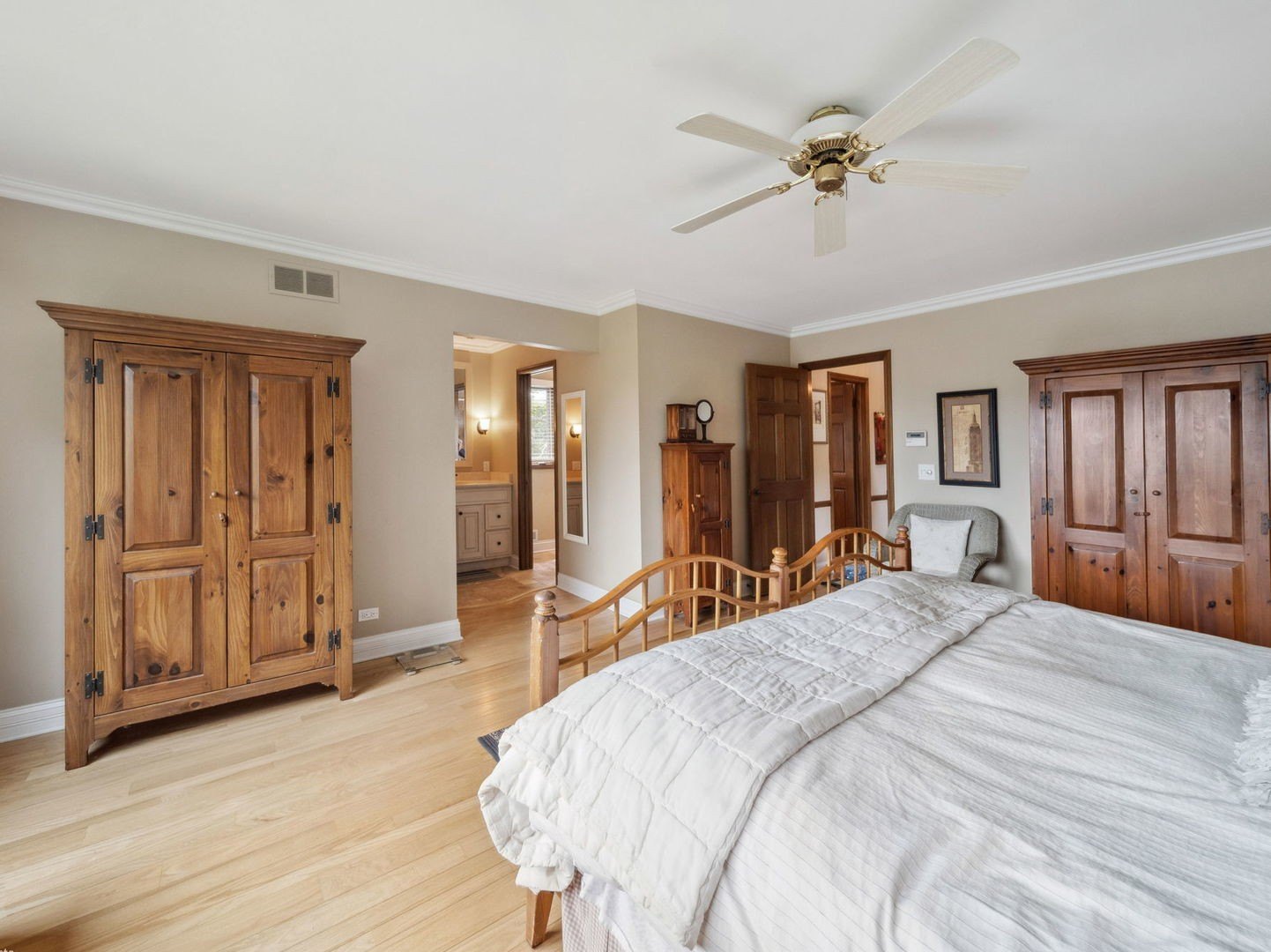 Oak Brook, Illinois, 60523, United States, 5 Bedrooms Bedrooms, ,3 BathroomsBathrooms,Residential,For Sale,1944795