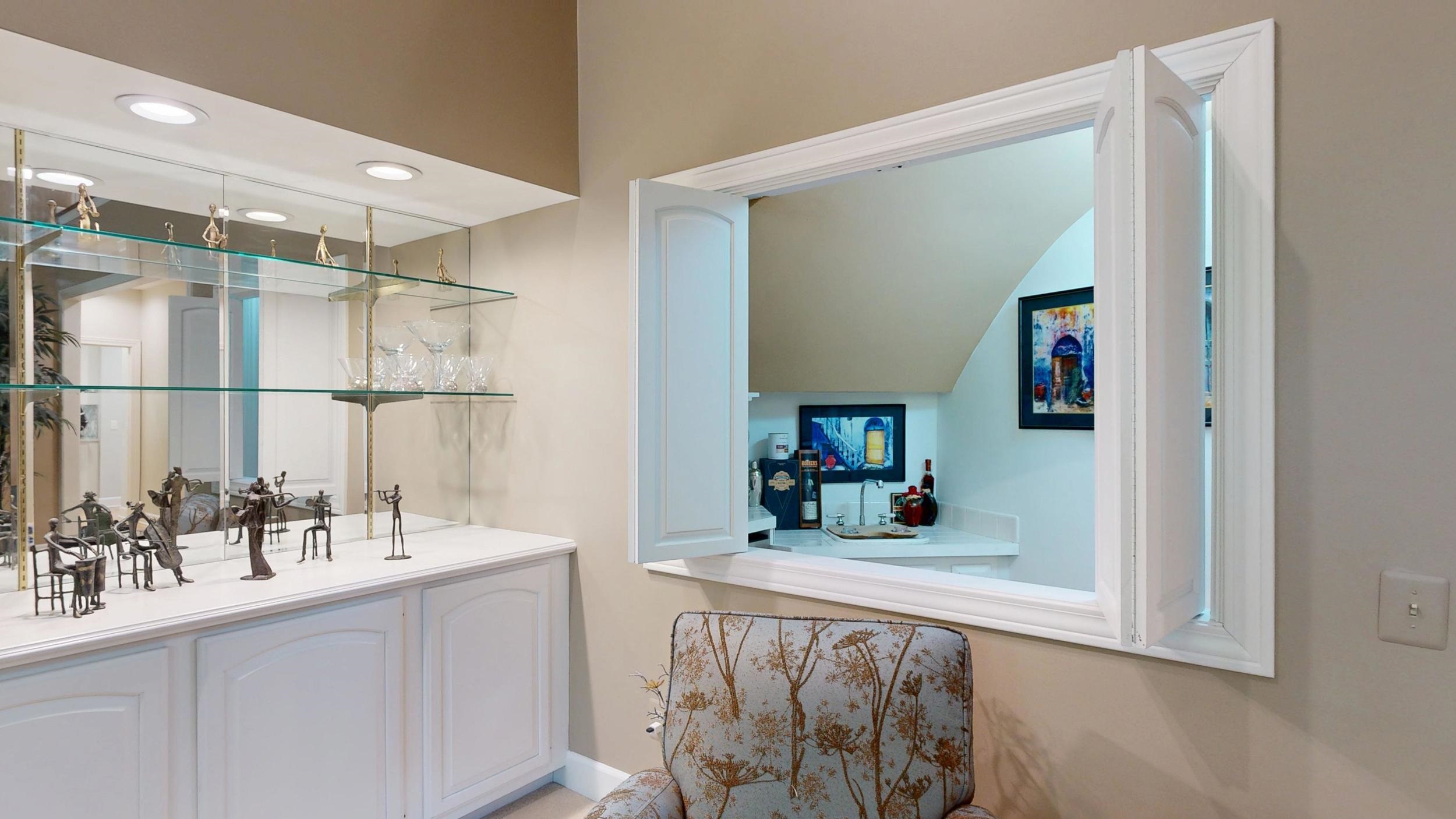 Midland, Michigan, 48642, United States, 5 Bedrooms Bedrooms, ,5 BathroomsBathrooms,Residential,For Sale,2049477