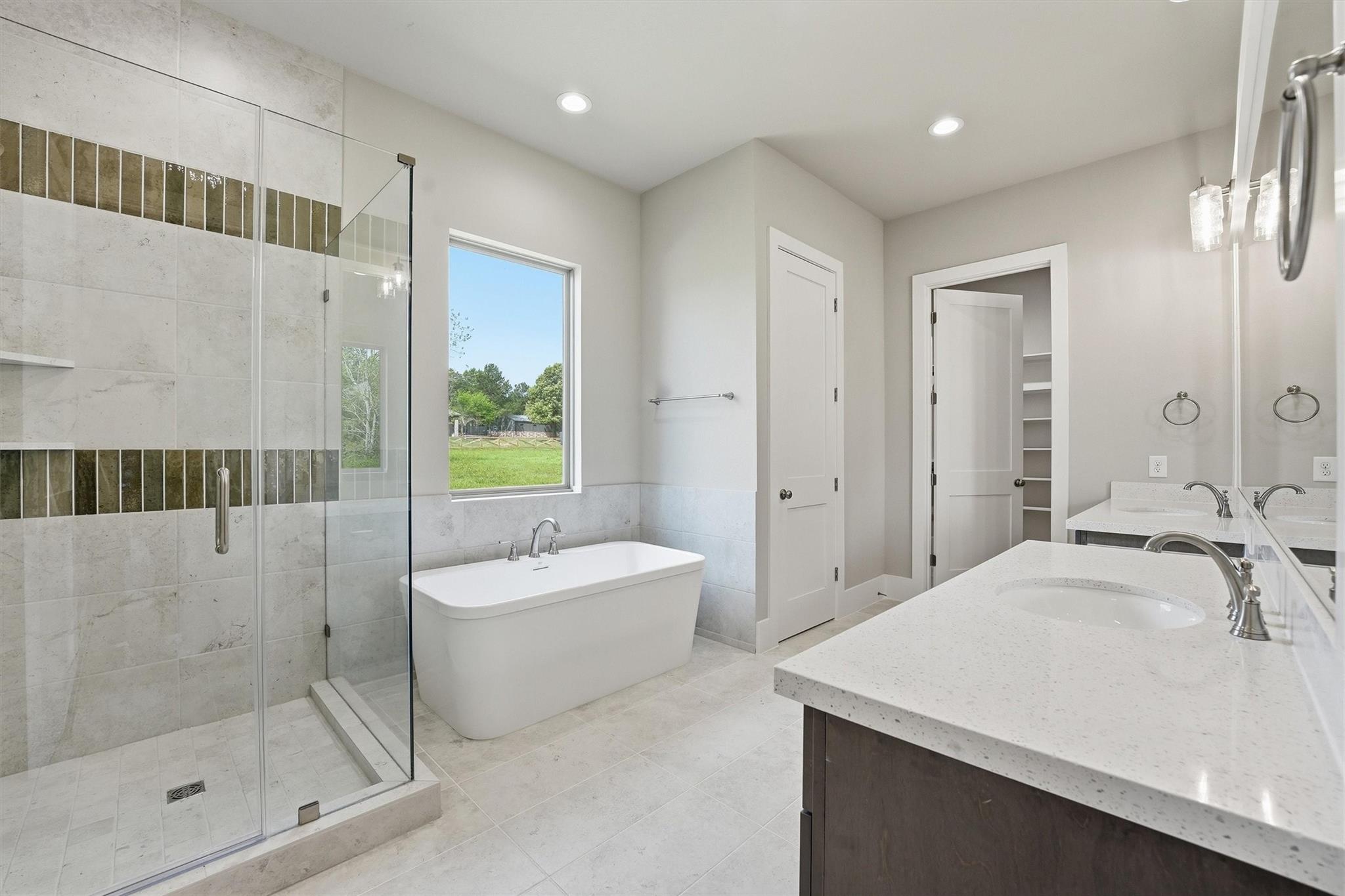 Montgomery, Texas, 77356, United States, 4 Bedrooms Bedrooms, ,5 BathroomsBathrooms,Residential,For Sale,2028408