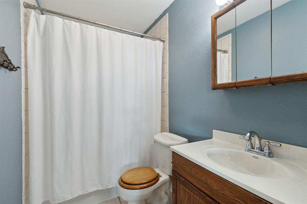 Canton, Texas, 75103, United States, 3 Bedrooms Bedrooms, ,2 BathroomsBathrooms,Residential,For Sale,1707855