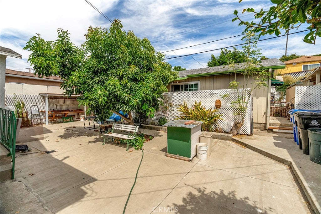 Los Angeles, California, 90032, United States, 3 Bedrooms Bedrooms, ,1 BathroomBathrooms,Residential,For Sale,1923092