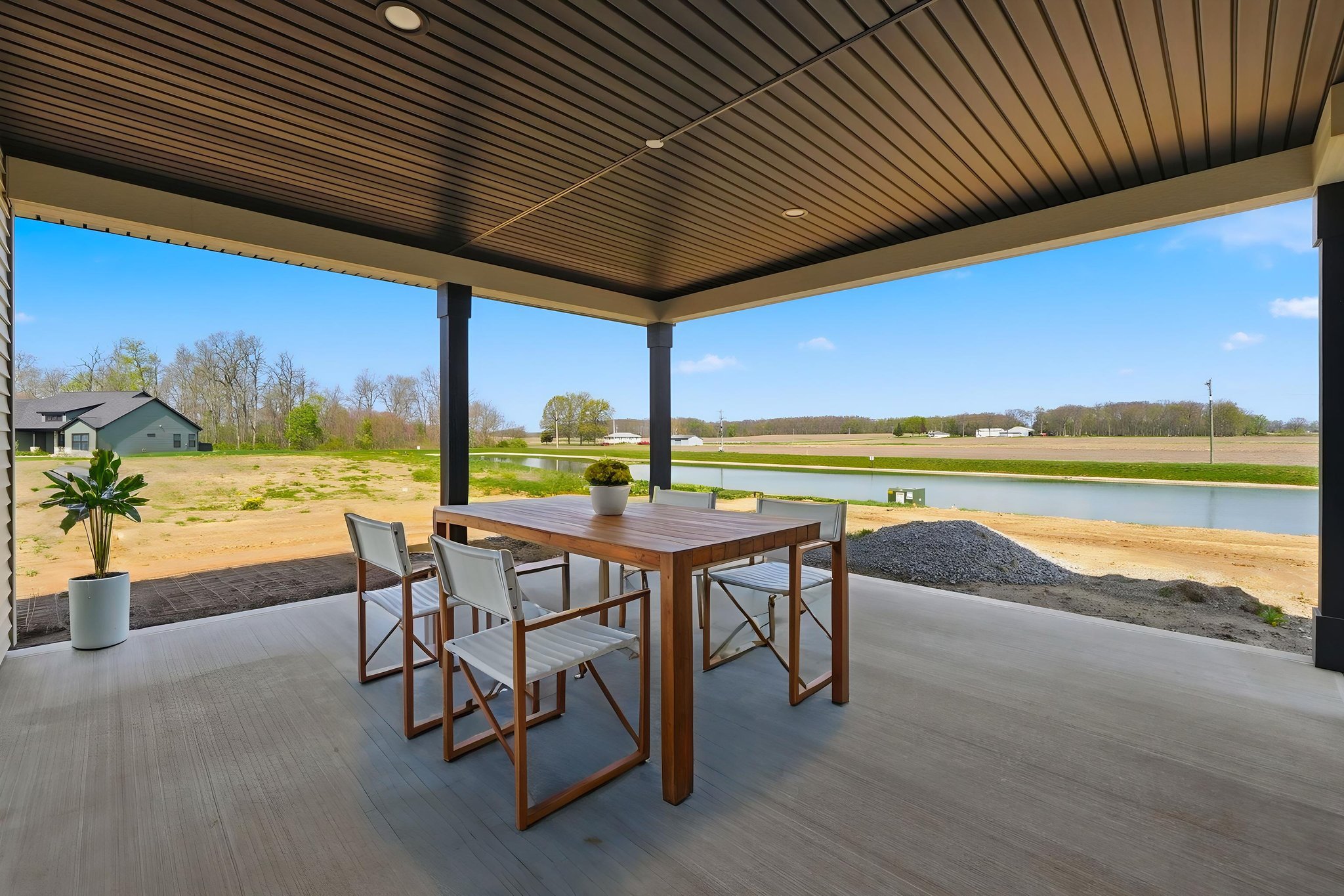  Brand New Three Bedroom Home on a Pond Lot - 物件實景