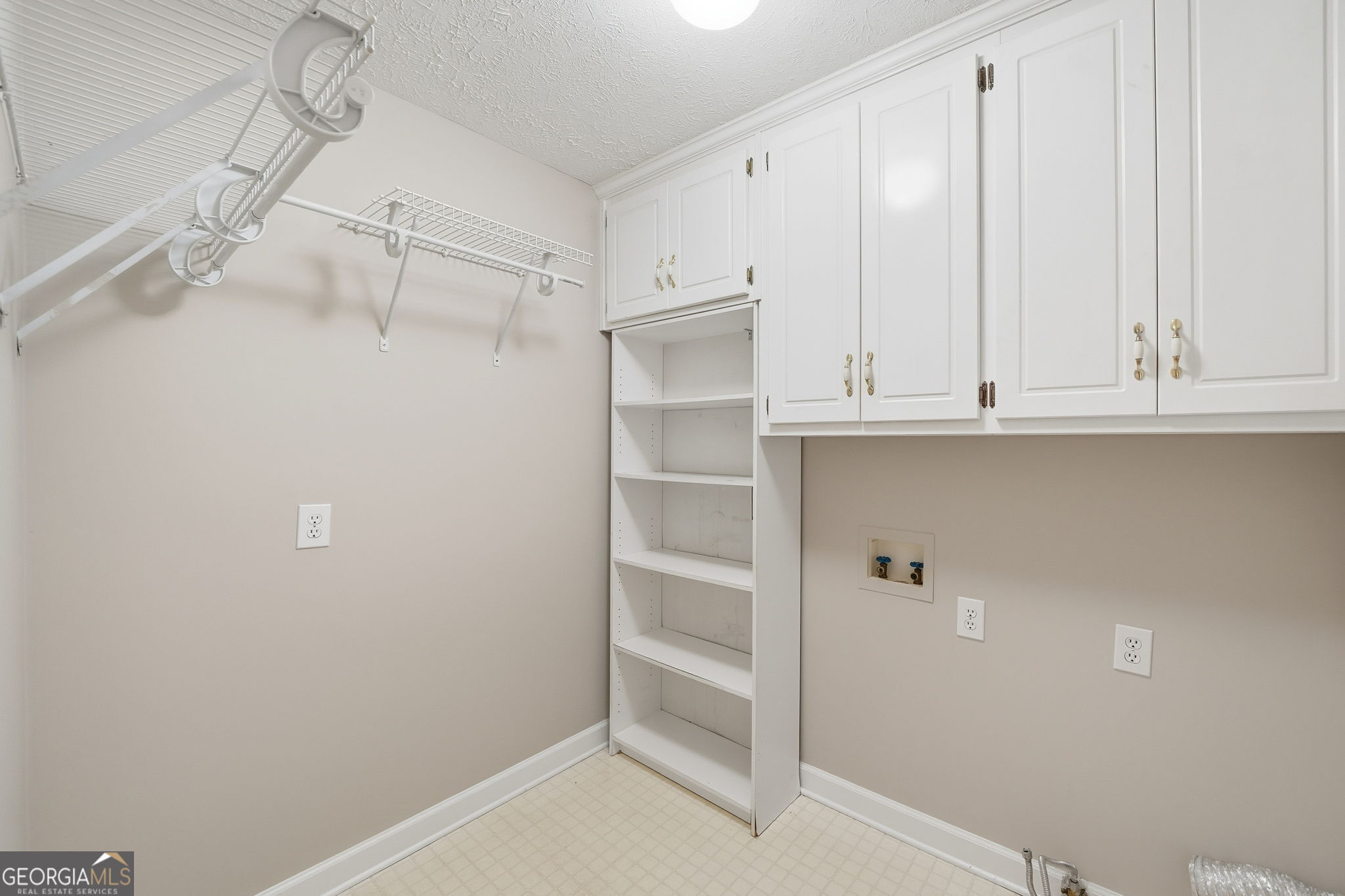 Canton, Georgia, 30114, United States, 4 Bedrooms Bedrooms, ,4 BathroomsBathrooms,Residential,For Sale,1860332