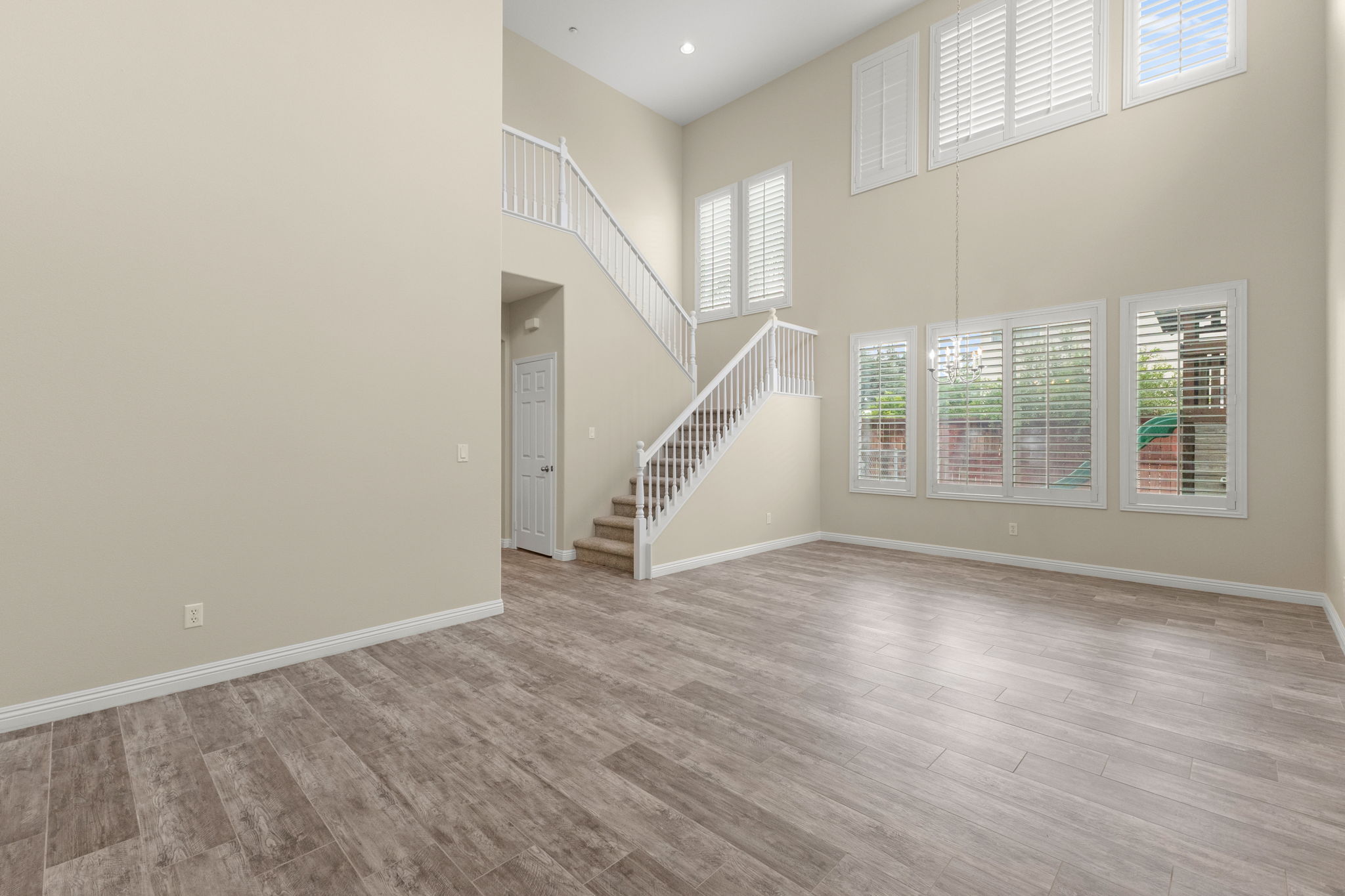 Redlands, California, 92374, United States, 6 Bedrooms Bedrooms, ,4 BathroomsBathrooms,Residential,For Sale,1923576