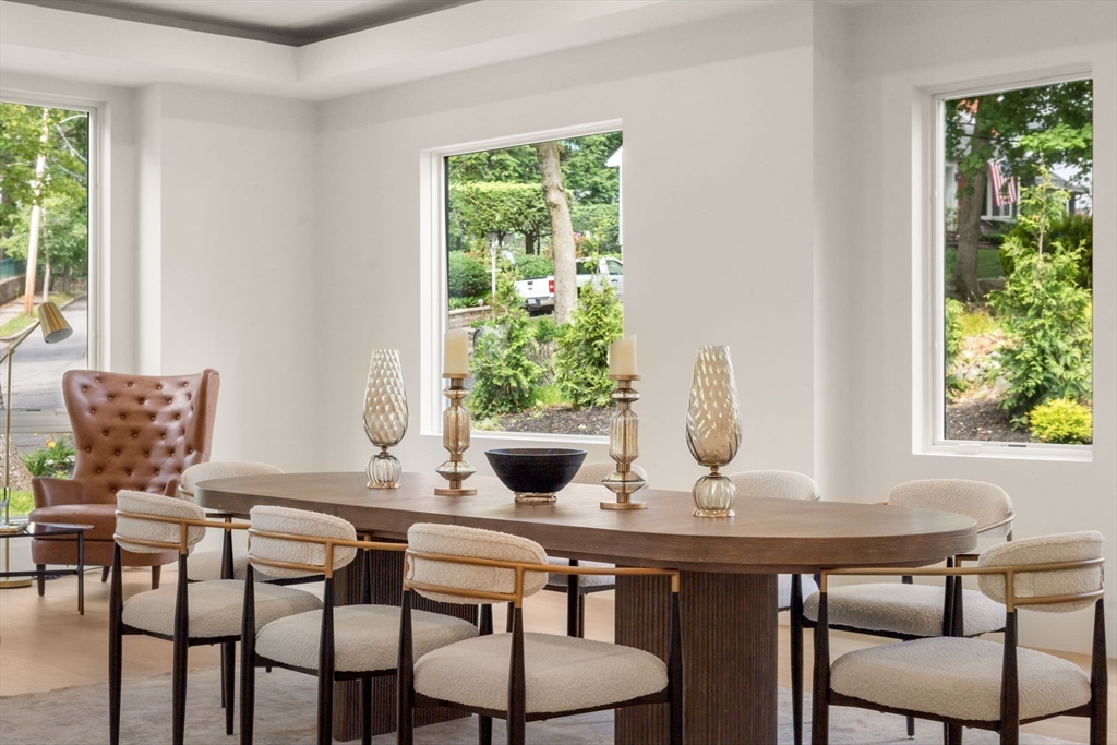 Newton, Massachusetts, 02461, United States, 6 Bedrooms Bedrooms, ,7 BathroomsBathrooms,Residential,For Sale,1882798