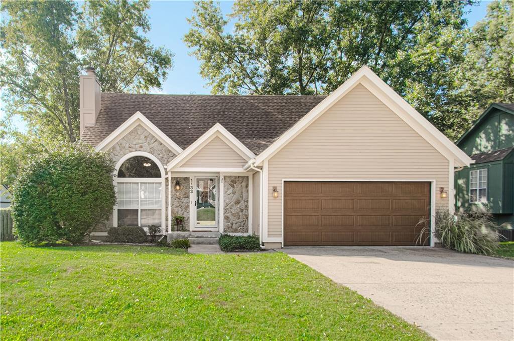 Charlotte Town Rd, Olathe, KS 66061