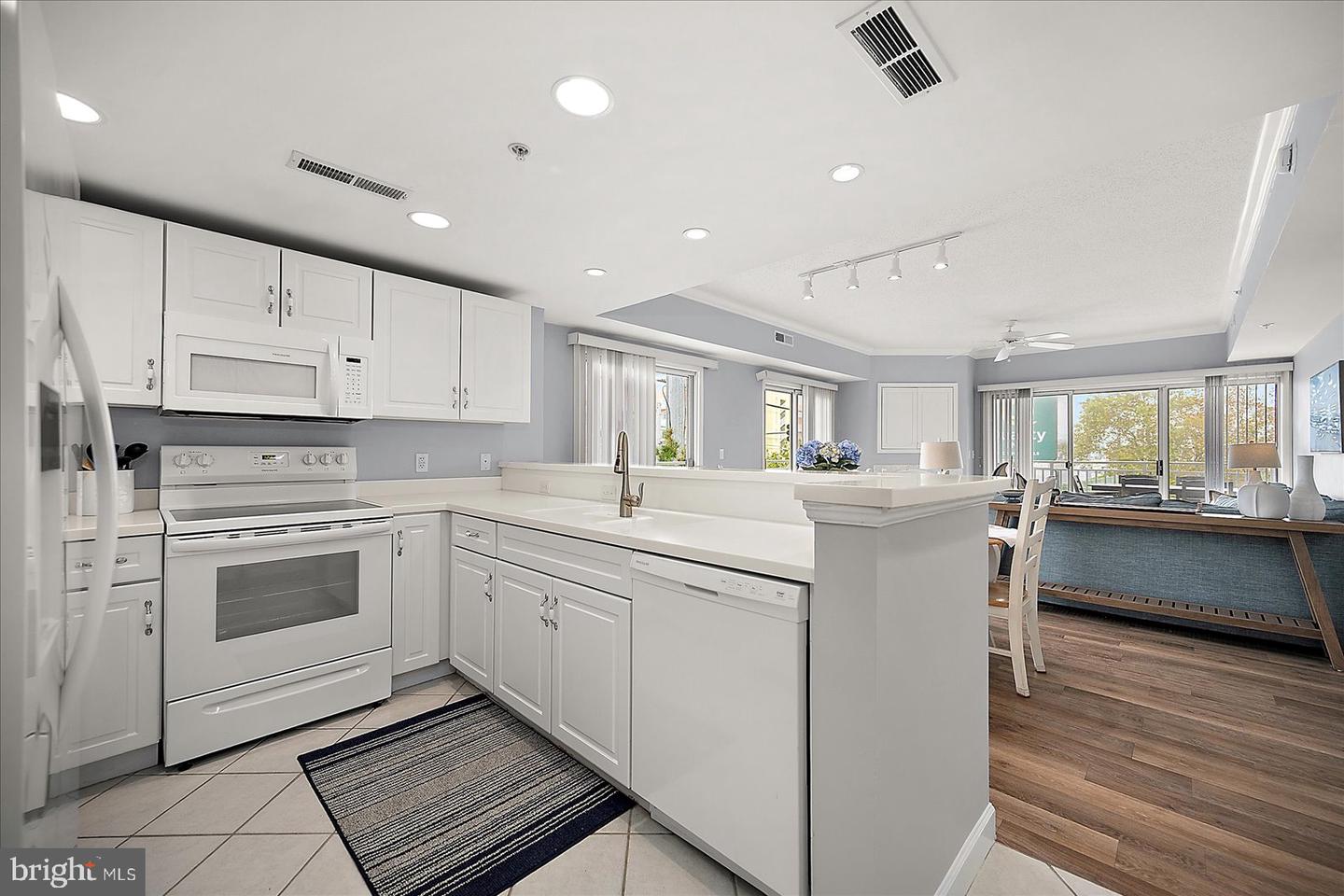 Ocean City, Maryland, 21842, United States, 3 Bedrooms Bedrooms, ,2 BathroomsBathrooms,Residential,For Sale,1947953