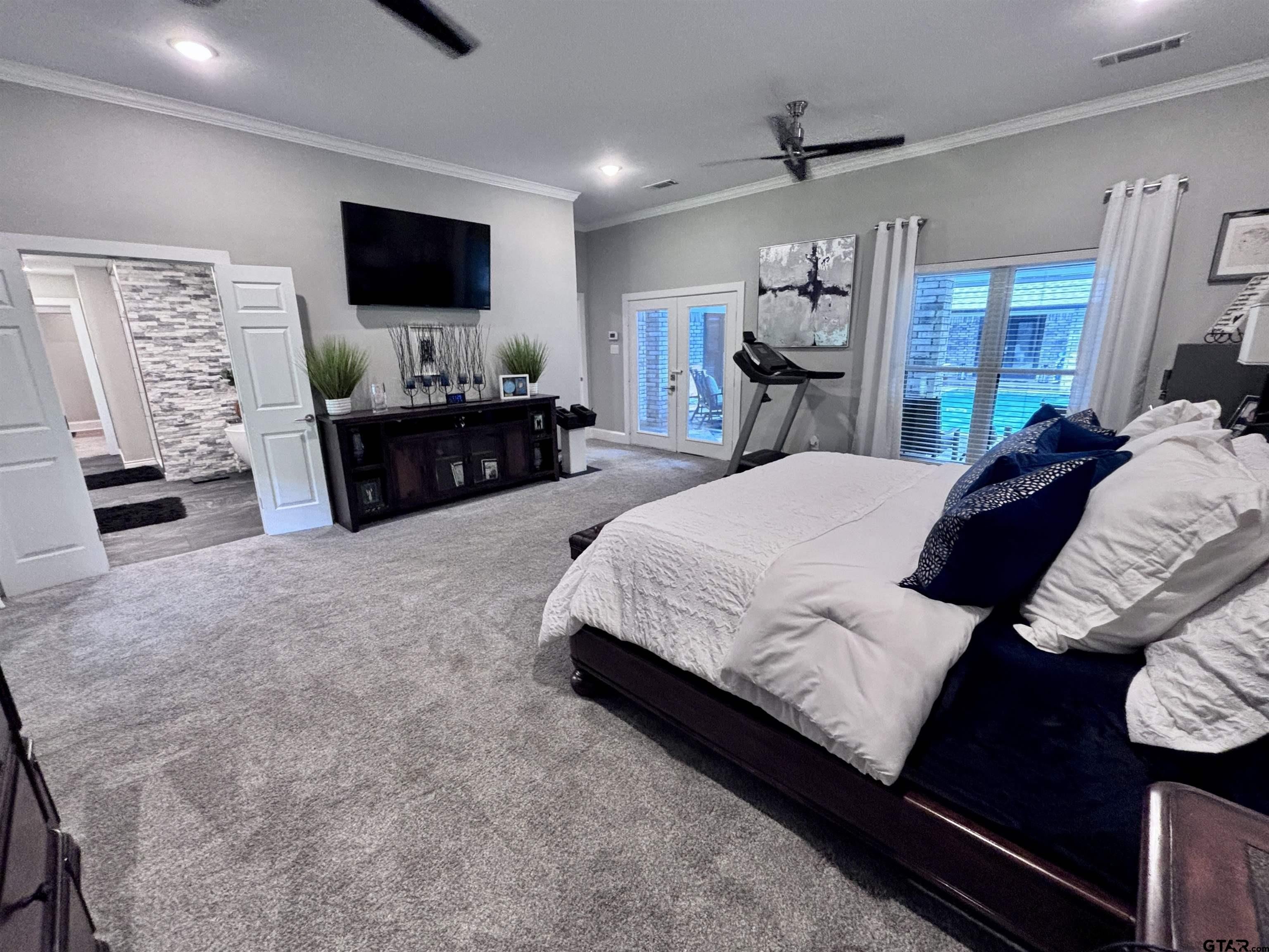 Pittsburg, Texas, 75686, United States, 4 Bedrooms Bedrooms, ,5 BathroomsBathrooms,Residential,For Sale,1942722