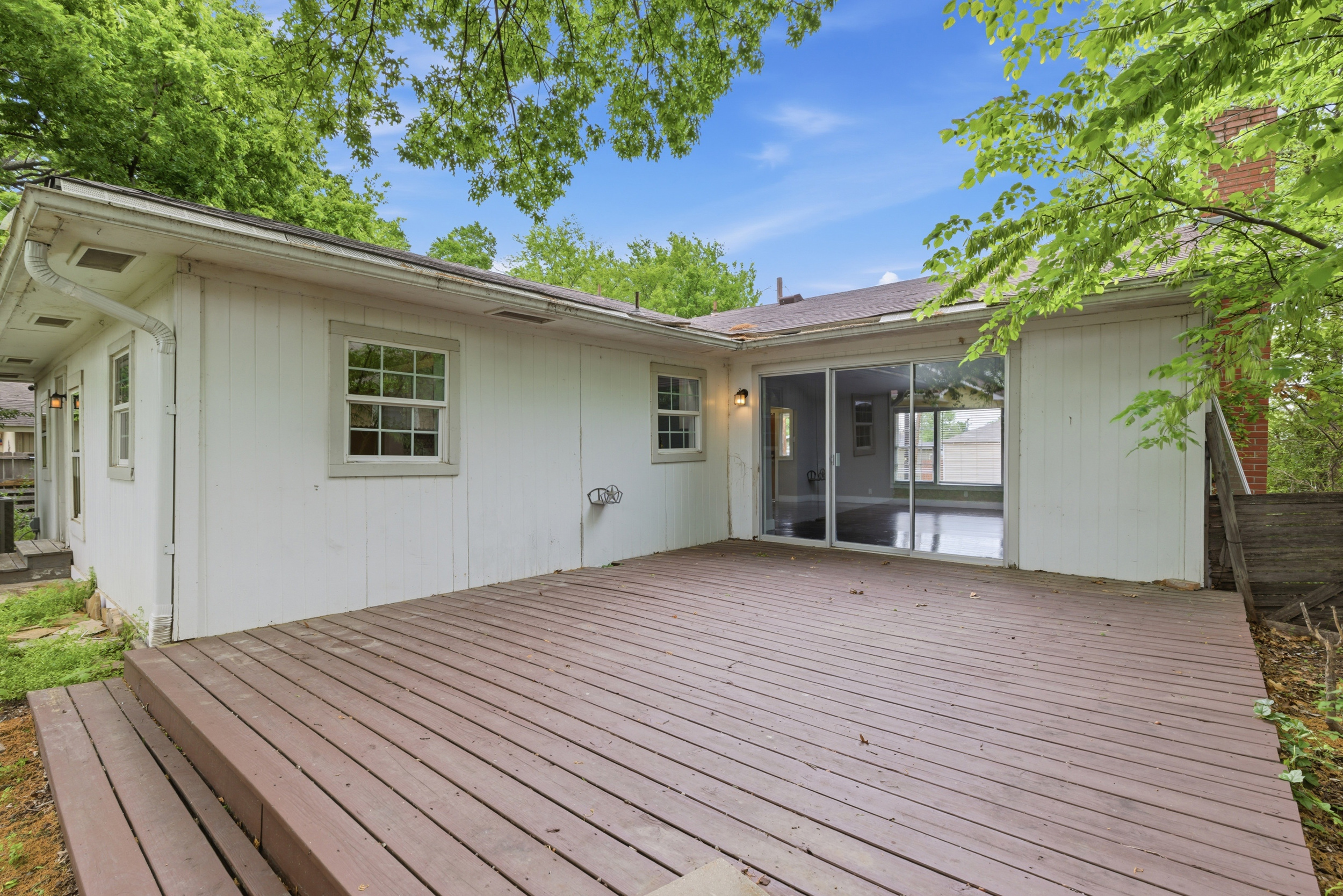  1207 N. College Street - 物件實景