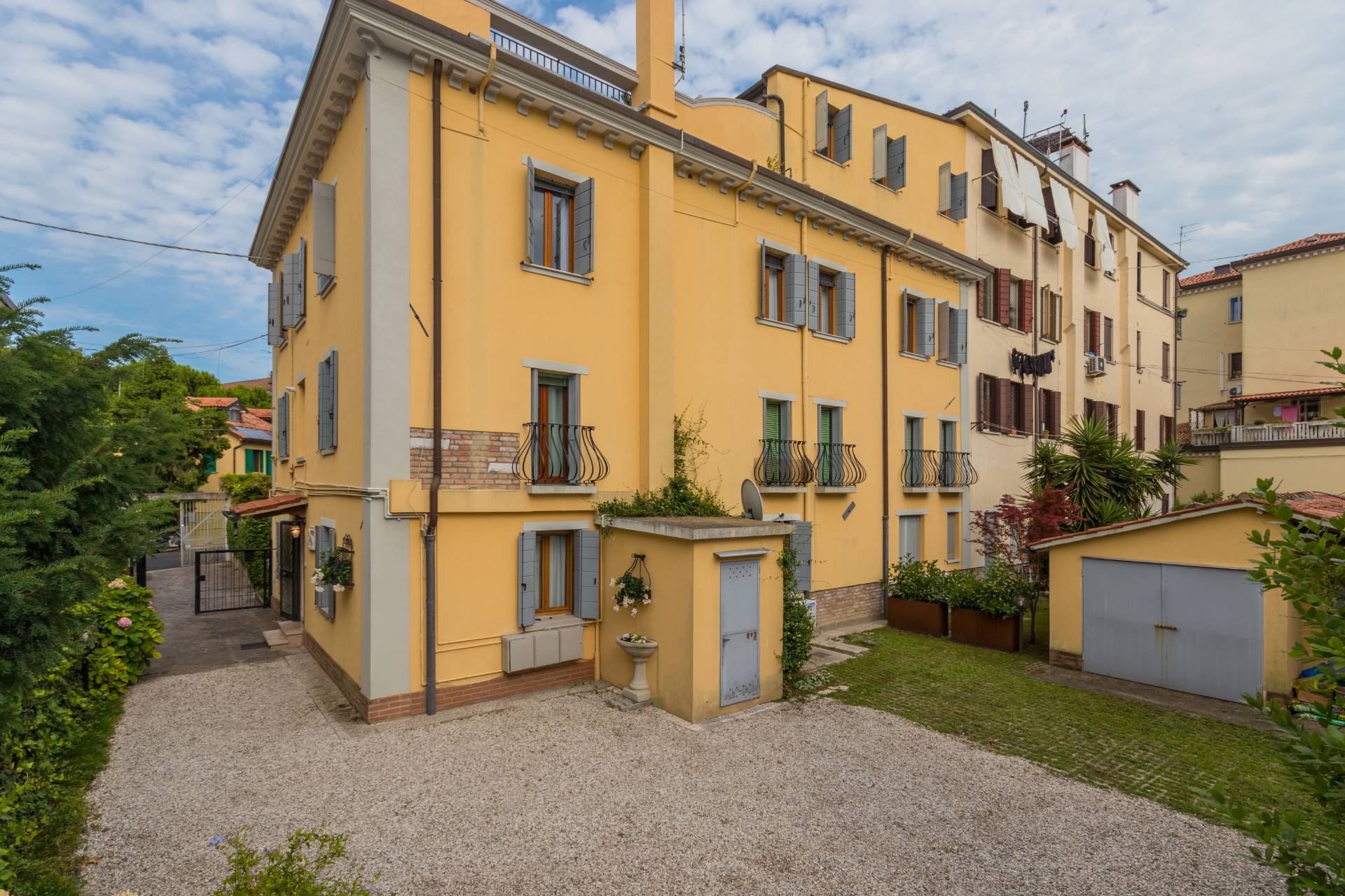 Venezia, Venezia, 30100, IT, 4 Bedrooms Bedrooms, ,2 BathroomsBathrooms,Residential,For Sale,1786336