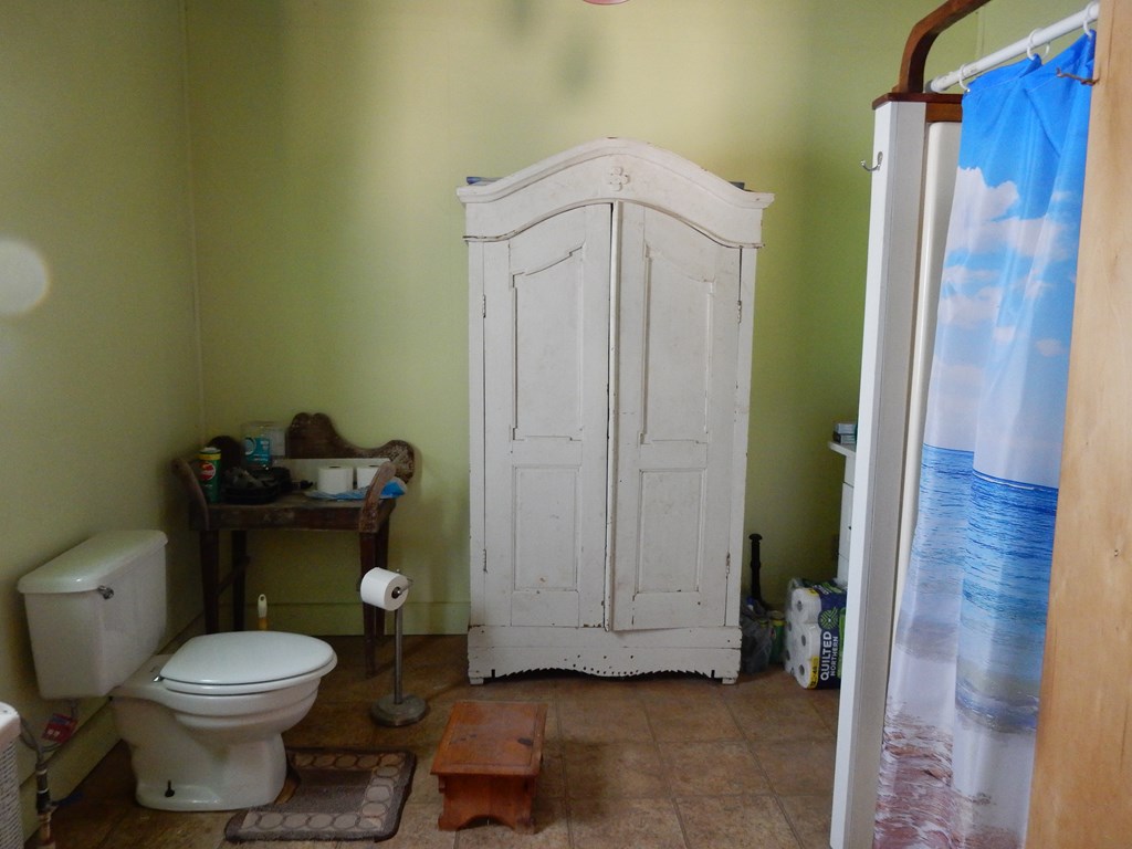 Fredericksburg, Texas, 78624, United States, 2 Bedrooms Bedrooms, ,1 BathroomBathrooms,Residential,For Sale,1905731