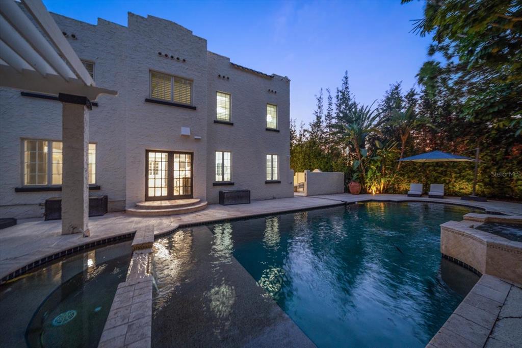 St Petersburg, Florida, 33707, United States, 5 Bedrooms Bedrooms, ,9 BathroomsBathrooms,Residential,For Sale,2000985