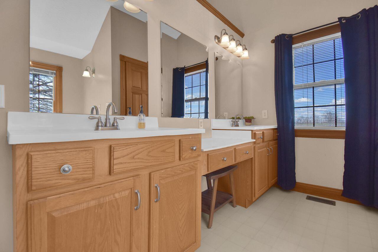 Dry Ridge, Kentucky, 41035, United States, 5 Bedrooms Bedrooms, ,4 BathroomsBathrooms,Residential,For Sale,1818074