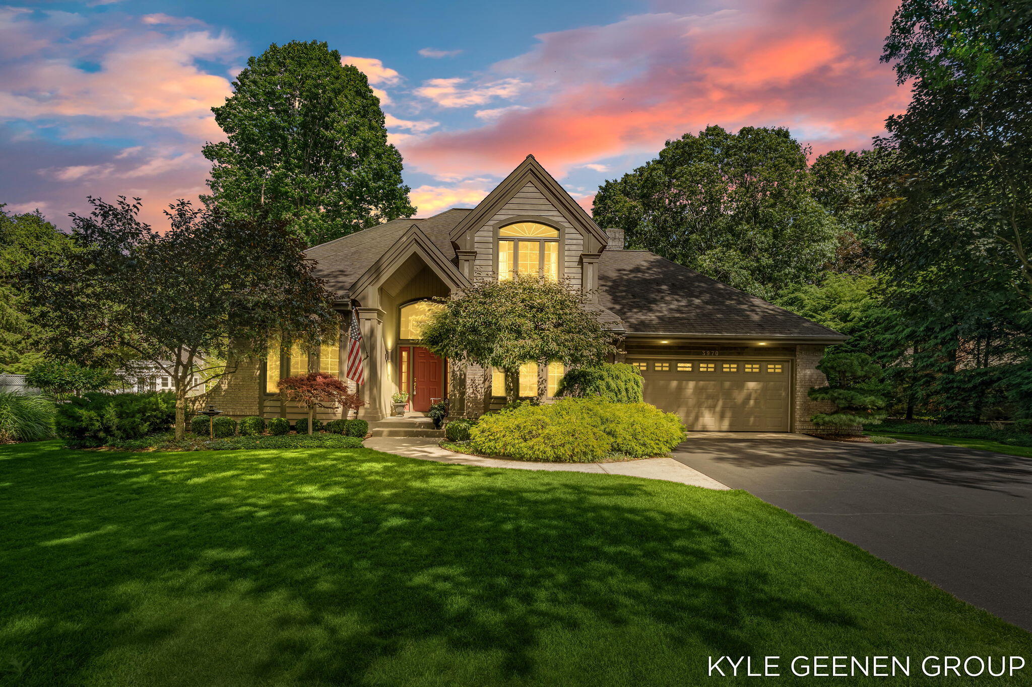 Lake Point Dr, Norton Shores, MI 49441