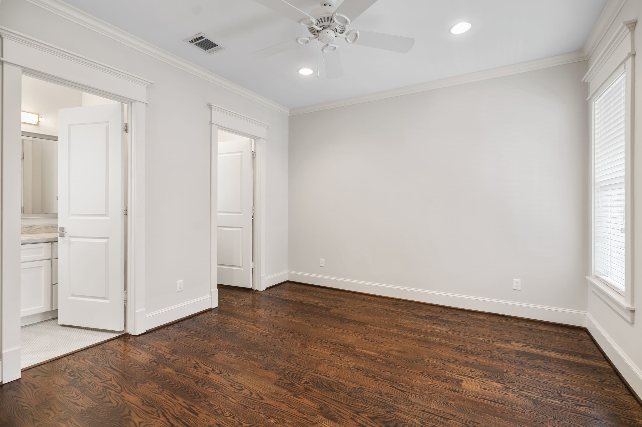  403 Columbia Street - 物件實景