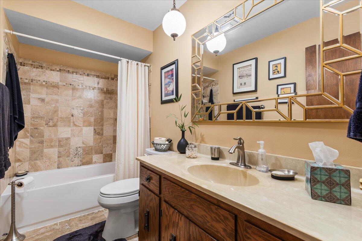 West Bend, Wisconsin, 53095, United States, 3 Bedrooms Bedrooms, ,2 BathroomsBathrooms,Residential,For Sale,1917208