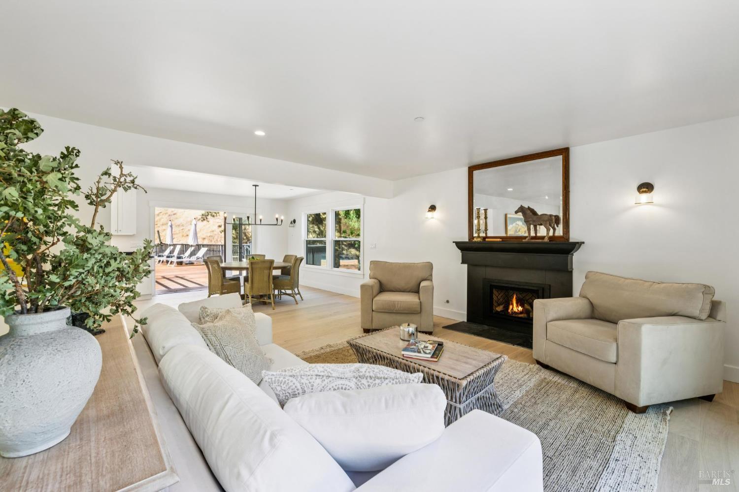 San Rafael, California, 94903, United States, 4 Bedrooms Bedrooms, ,3 BathroomsBathrooms,Residential,For Sale,1917478