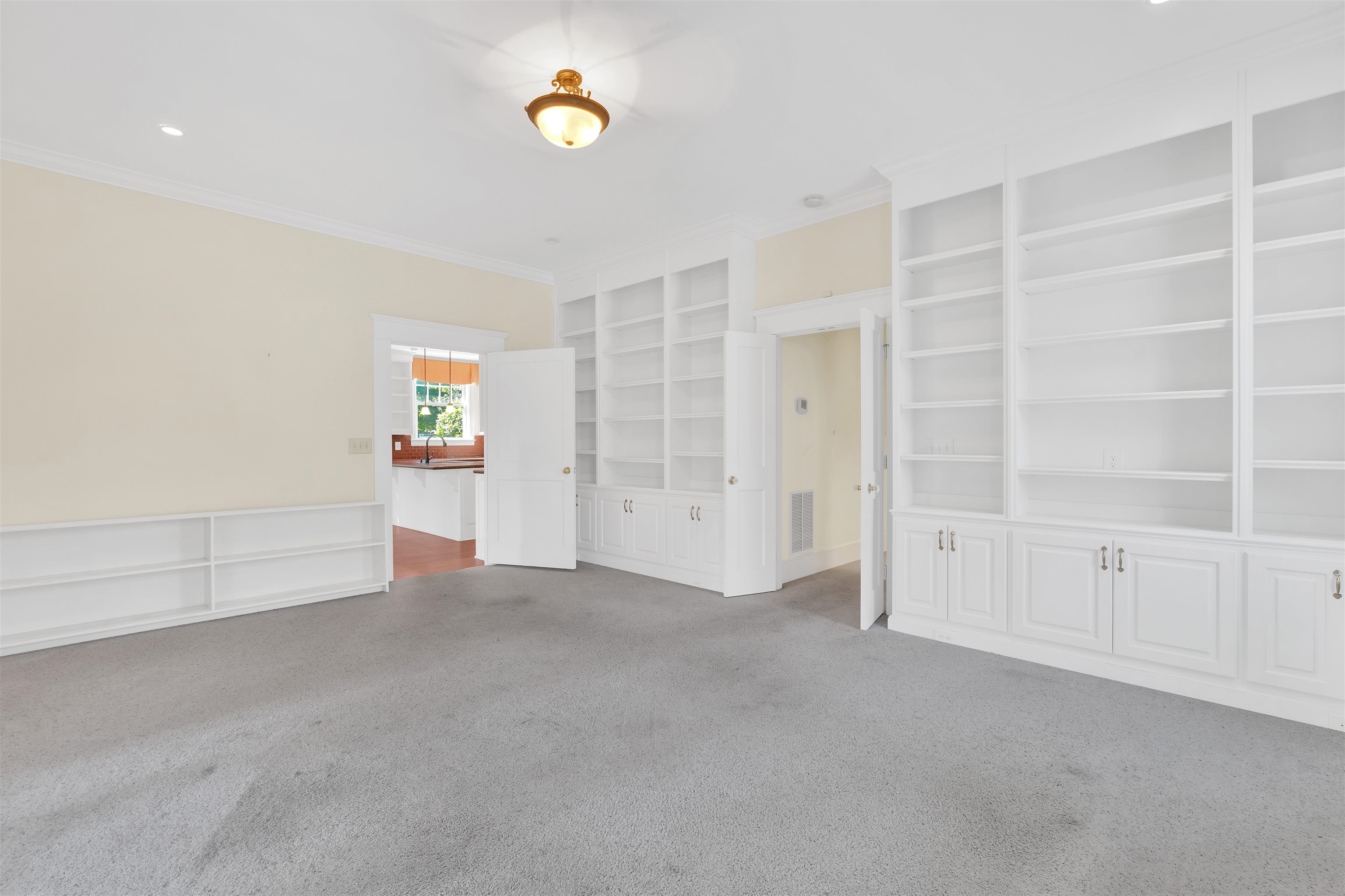 Spartanburg, South Carolina, 29302, United States, 4 Bedrooms Bedrooms, ,5 BathroomsBathrooms,Residential,For Sale,1919560