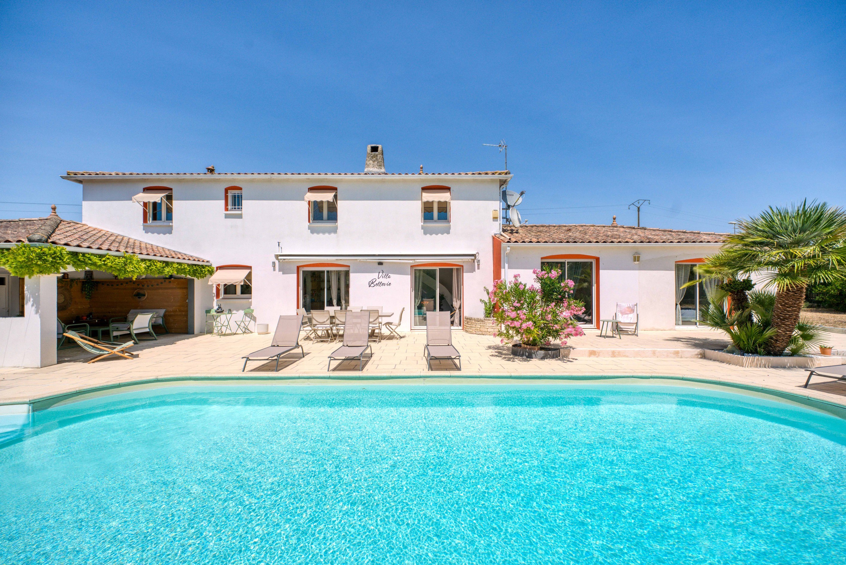  ELEGANT FAMILY HOME WITH POOL AND LANDSCAPED GARDEN NEAR ROYAN - 物件實景