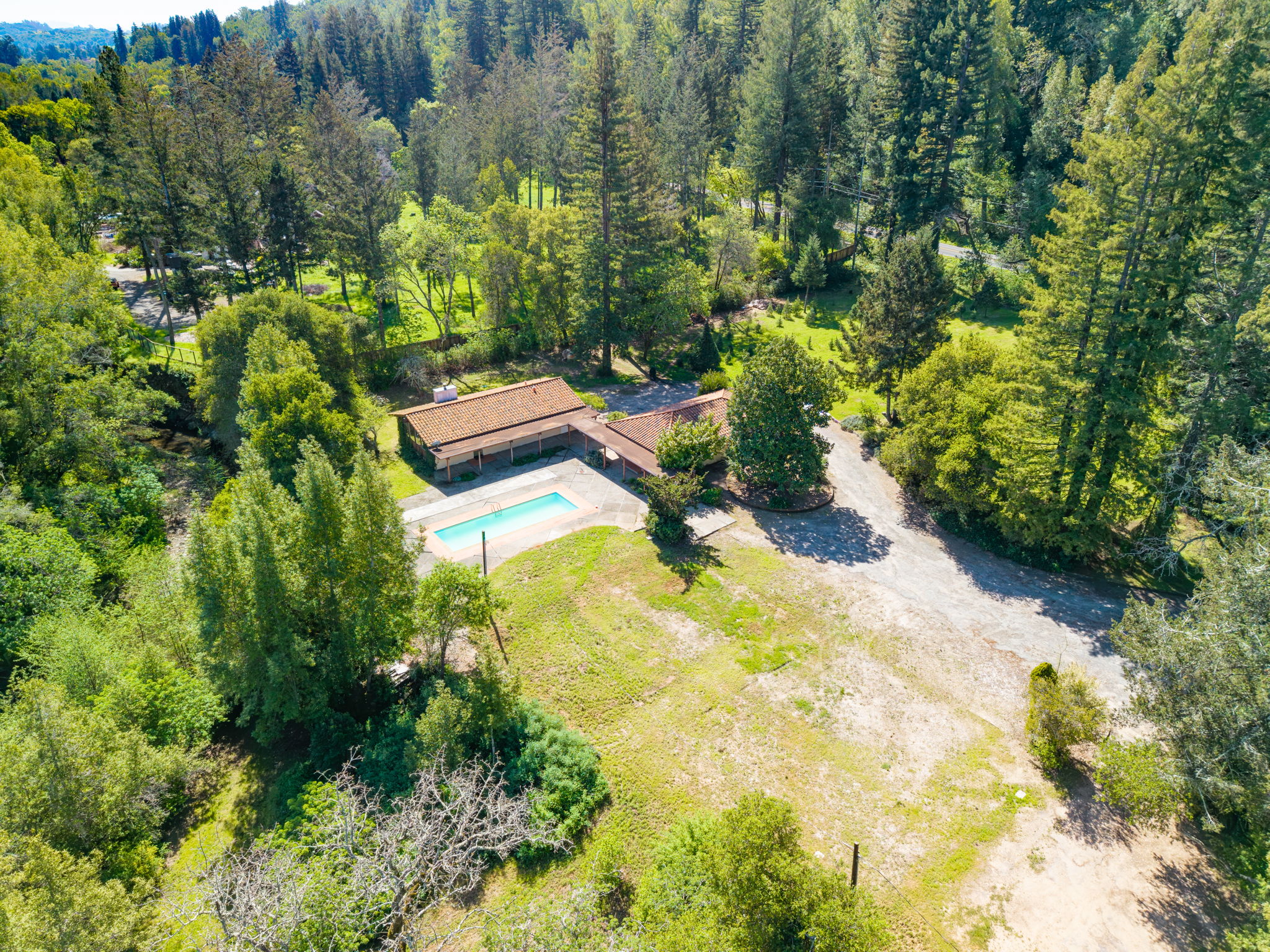  3320 Redwood Road - 物件實景