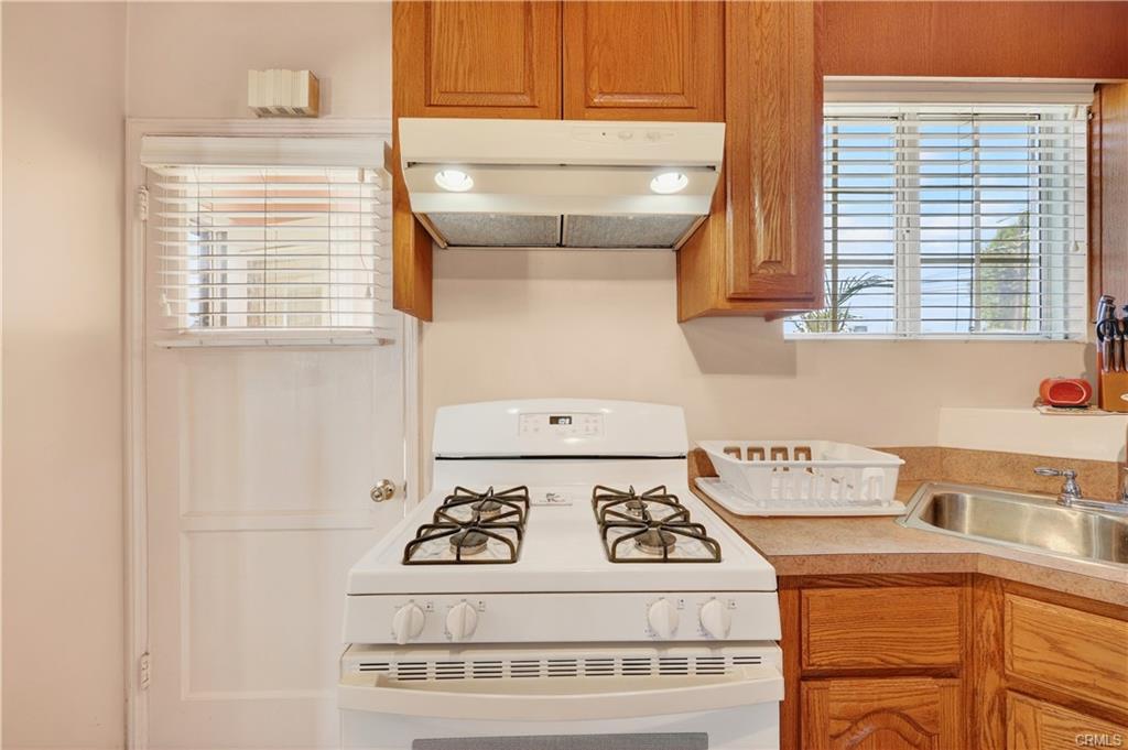 Los Angeles, California, 90061, United States, 3 Bedrooms Bedrooms, ,1 BathroomBathrooms,Residential,For Sale,2012539