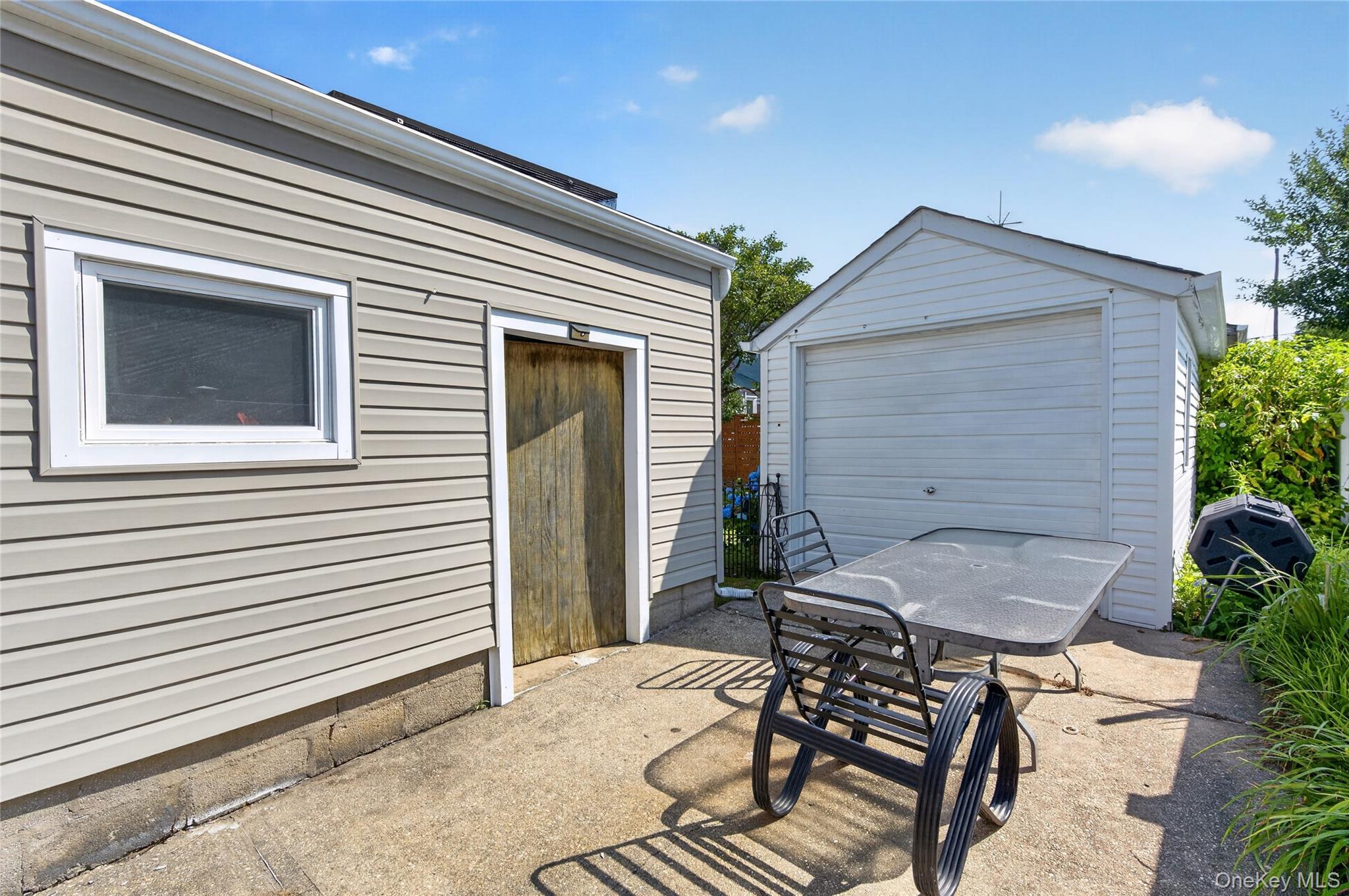  120 Bert Avenue, Westbury, NY, 11590 - 物件實景