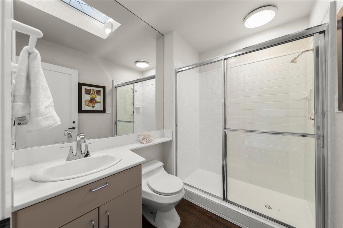 Los Altos Hills, California, 94022, United States, 5 Bedrooms Bedrooms, ,5 BathroomsBathrooms,Residential,For Sale,1907317