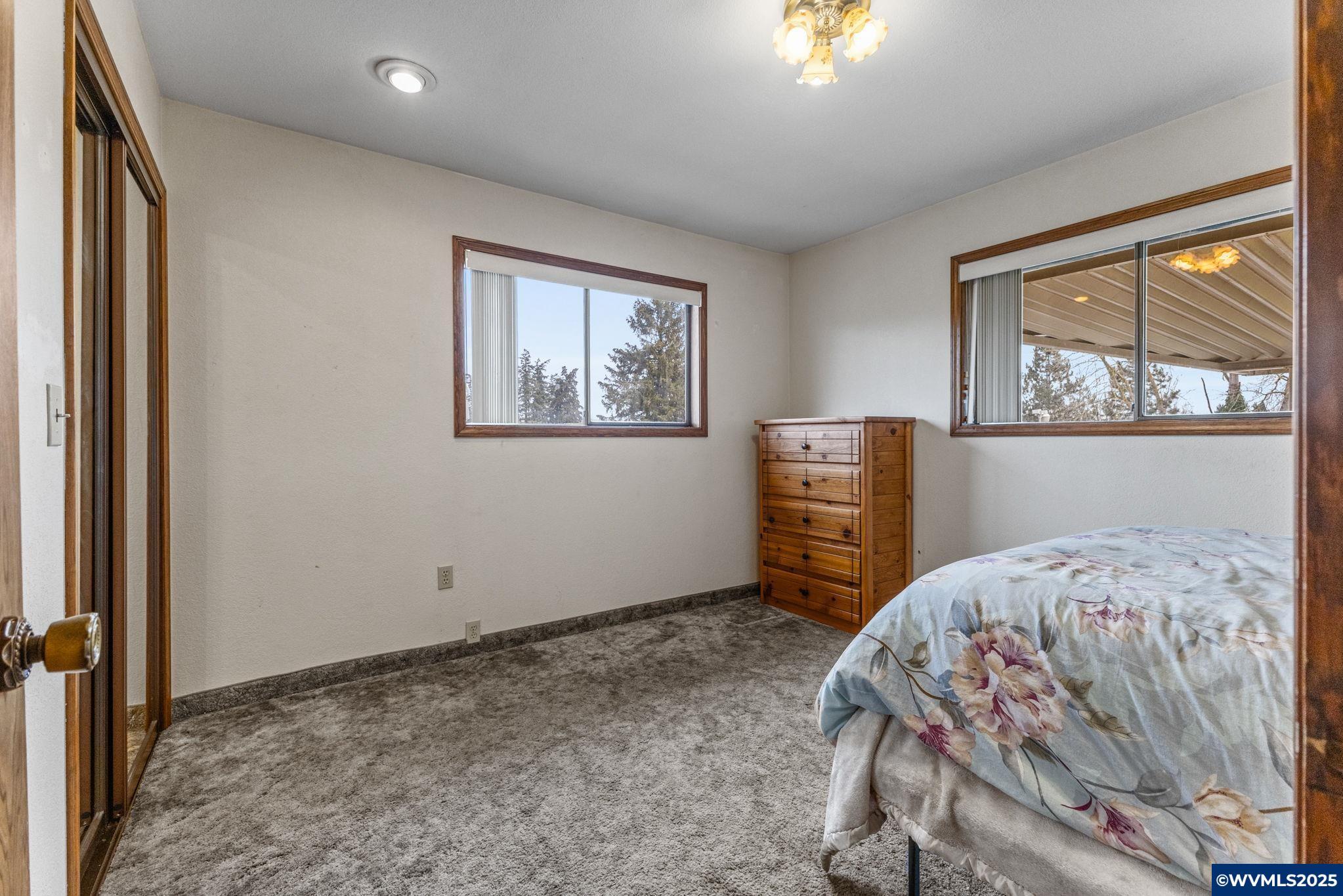 Salem, Oregon, 97317, United States, 6 Bedrooms Bedrooms, ,4 BathroomsBathrooms,Residential,For Sale,1907715