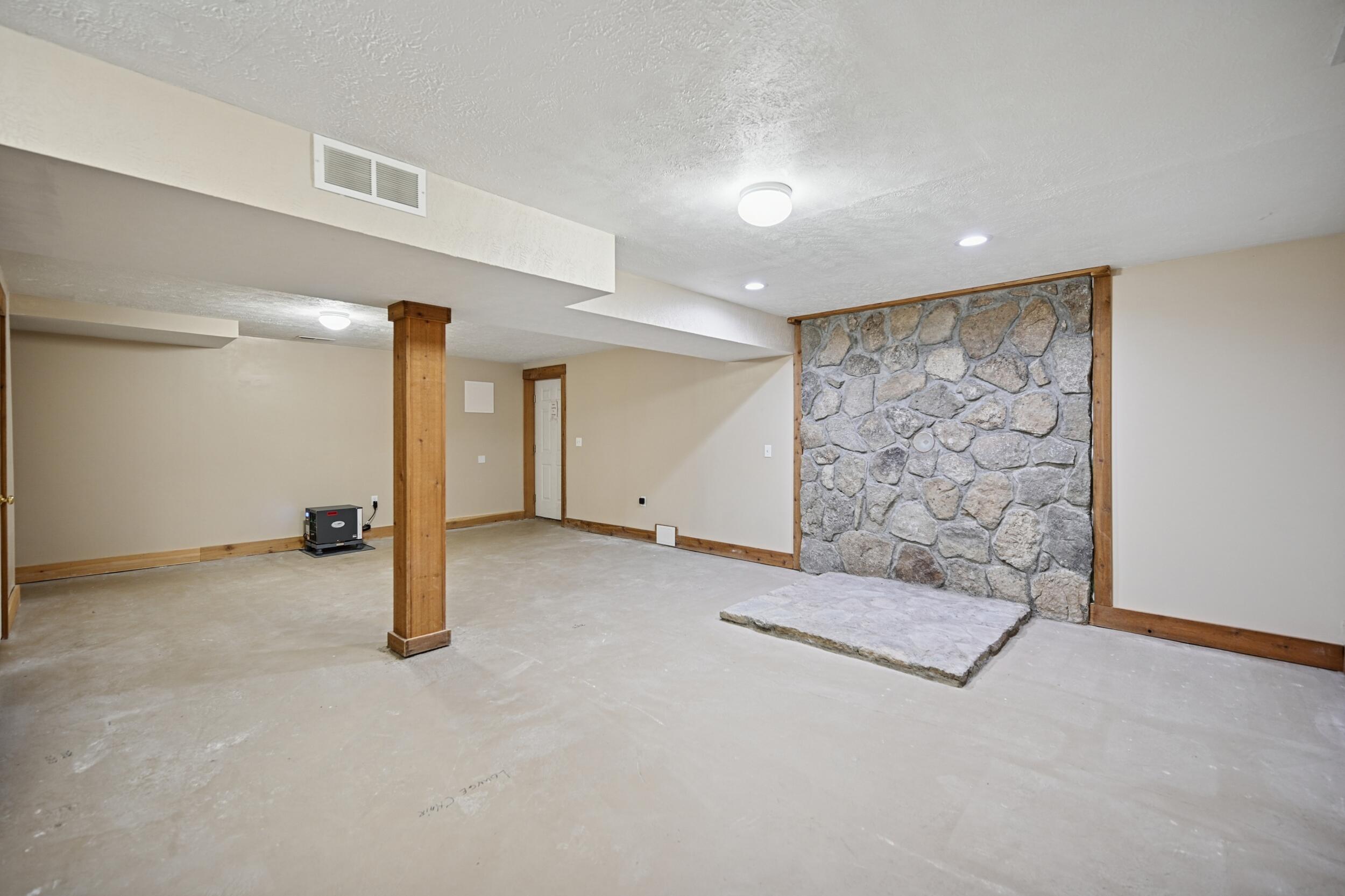 Burlington, Kentucky, 41005, United States, 3 Bedrooms Bedrooms, ,2 BathroomsBathrooms,Residential,For Sale,1989647