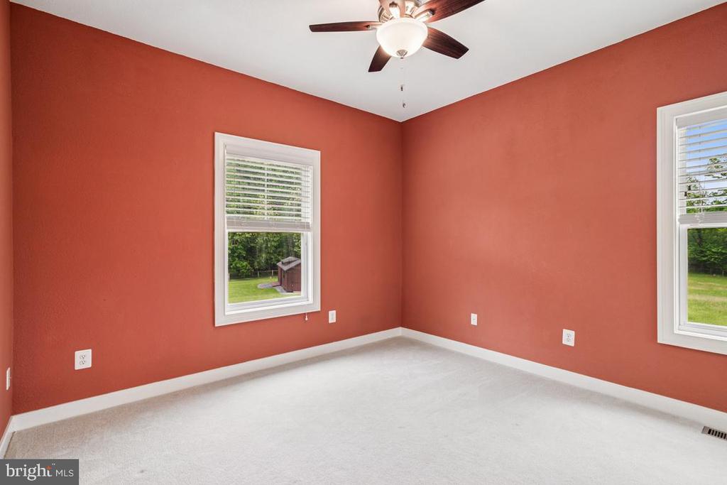 Hillsboro, Virginia, 20132, United States, 2 Bedrooms Bedrooms, ,2 BathroomsBathrooms,Residential,For Sale,1798286