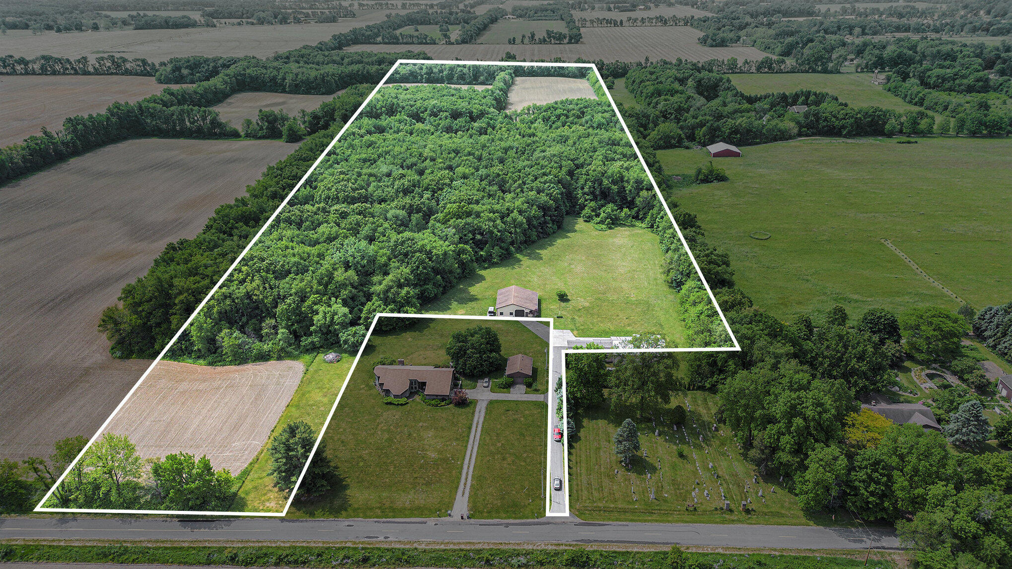 Niles, Michigan, 49120, United States, 2 Bedrooms Bedrooms, ,2 BathroomsBathrooms,Residential,For Sale,1979115