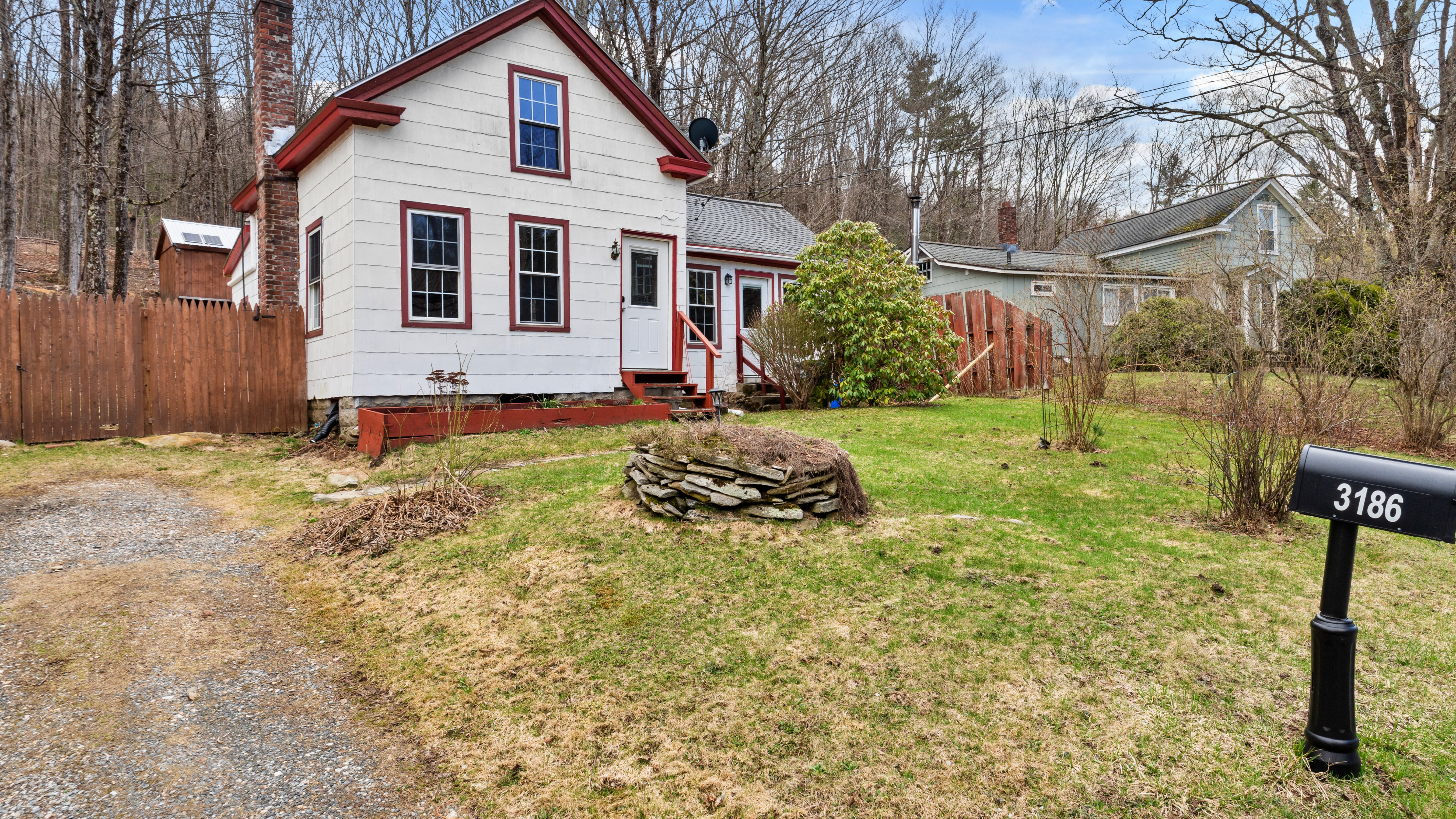  Historic Berkshire Homestead with Solar Barn, Trails, & Modern Efficiency - 物件實景