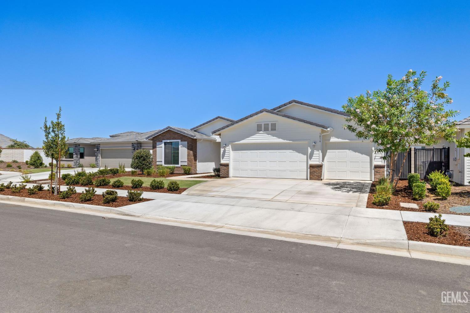 Bakersfield, California, 93311, United States, 5 Bedrooms Bedrooms, ,3 BathroomsBathrooms,Residential,For Sale,1908914