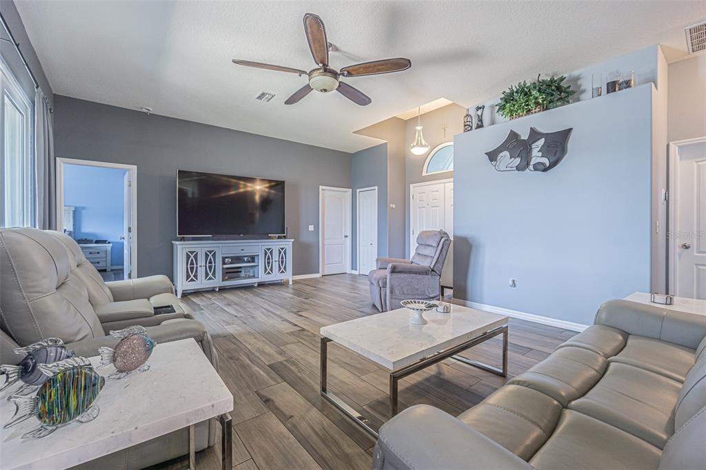 Palm Harbor, Florida, 34684, United States, 3 Bedrooms Bedrooms, ,2 BathroomsBathrooms,Residential,For Sale,1993848