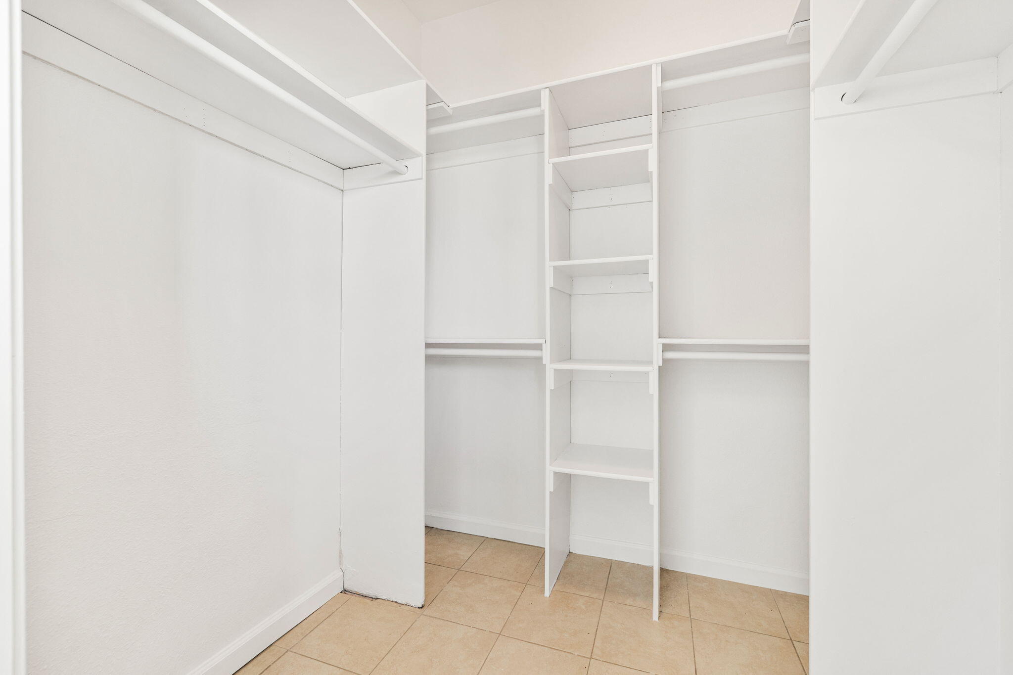 Desert Hot Springs, California, 92241, United States, 4 Bedrooms Bedrooms, ,3 BathroomsBathrooms,Residential,For Sale,1987511