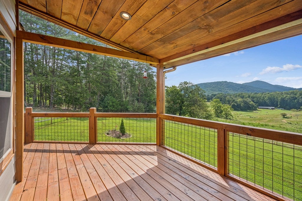 Morganton, Georgia, 30560, United States, 4 Bedrooms Bedrooms, ,3 BathroomsBathrooms,Residential,For Sale,1929478
