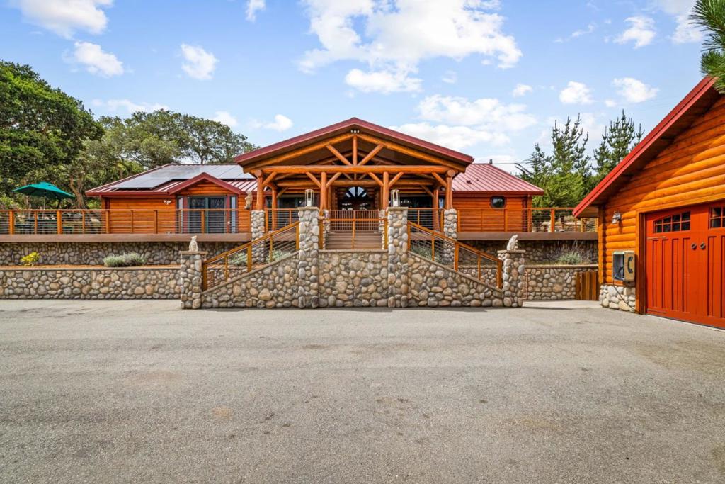 Salinas, California, 93907, United States, 3 Bedrooms Bedrooms, ,4 BathroomsBathrooms,Residential,For Sale,1974769