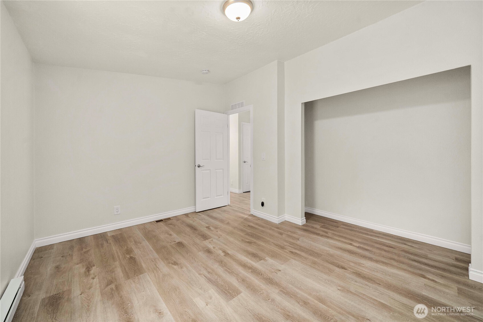 Carnation, Washington, 98014, United States, 3 Bedrooms Bedrooms, ,2 BathroomsBathrooms,Residential,For Sale,1916137