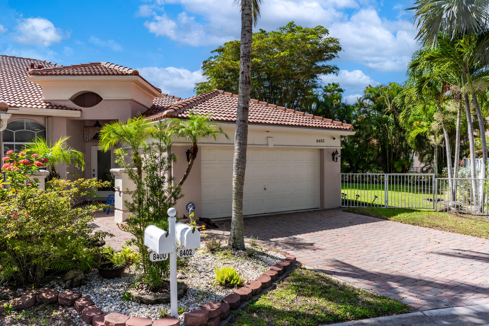 West Palm Beach, Florida, 33411, United States, 2 Bedrooms Bedrooms, ,2 BathroomsBathrooms,Residential,For Sale,1907135