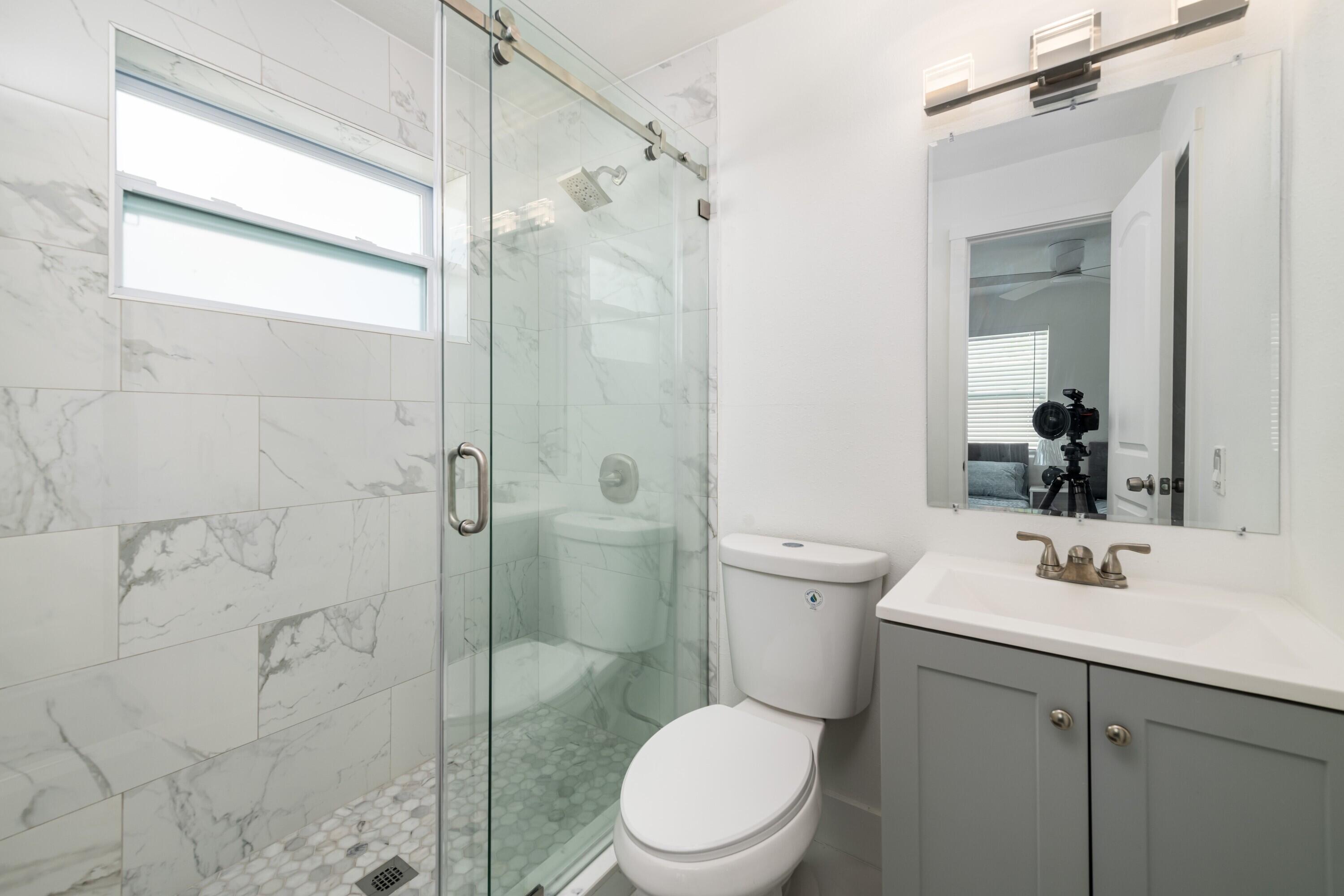 MARATHON, Florida, 33050, United States, 2 Bedrooms Bedrooms, ,2 BathroomsBathrooms,Residential,For Sale,1793484